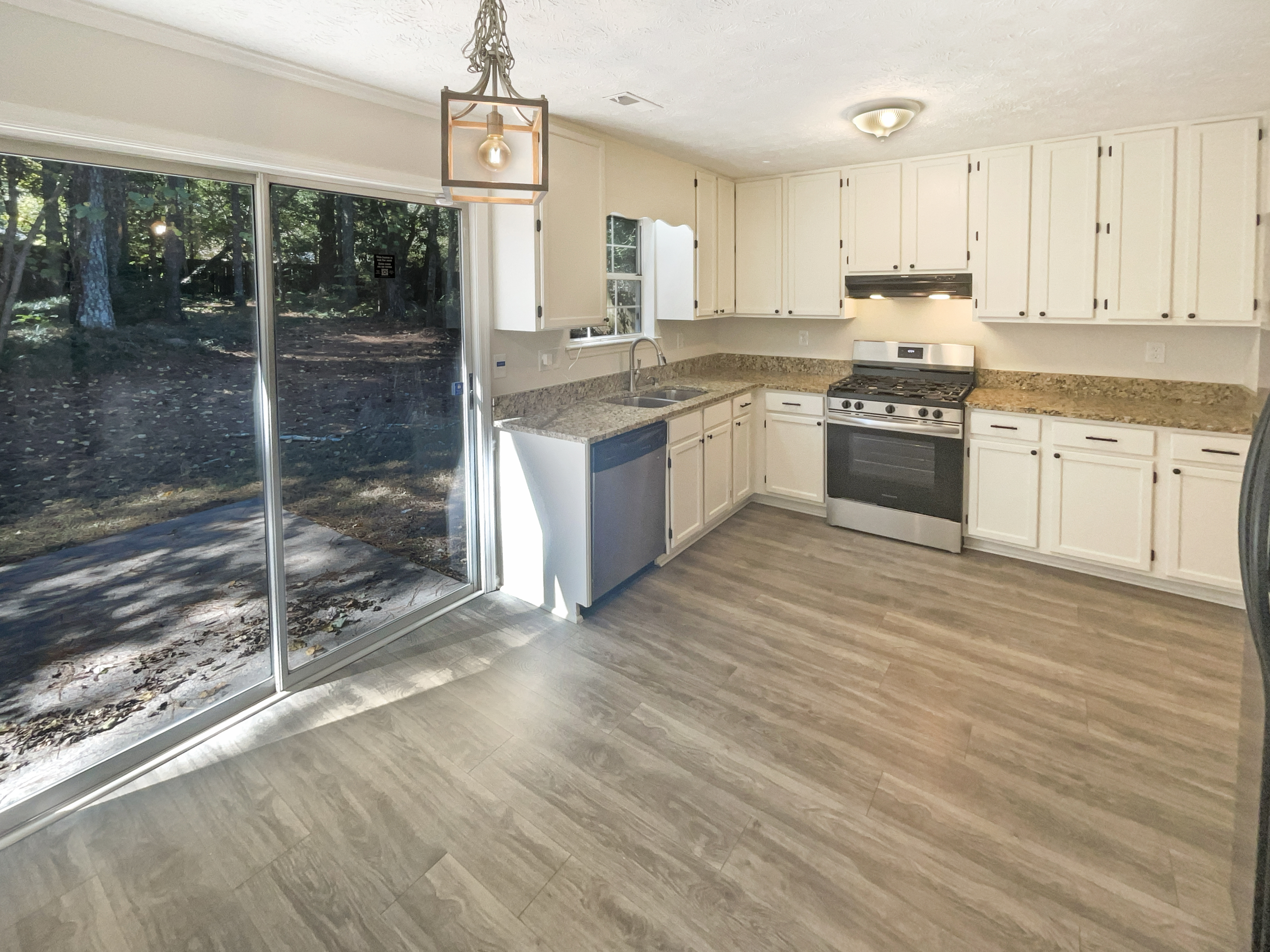 Photo 10 of 27 of 1281 Parkwood Chase NW, Acworth, GA