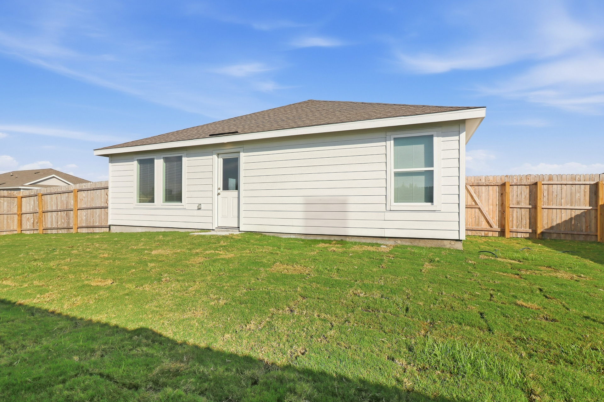 Photo 5 of 25 of 113 Meadowbrook Dr, Odem, TX