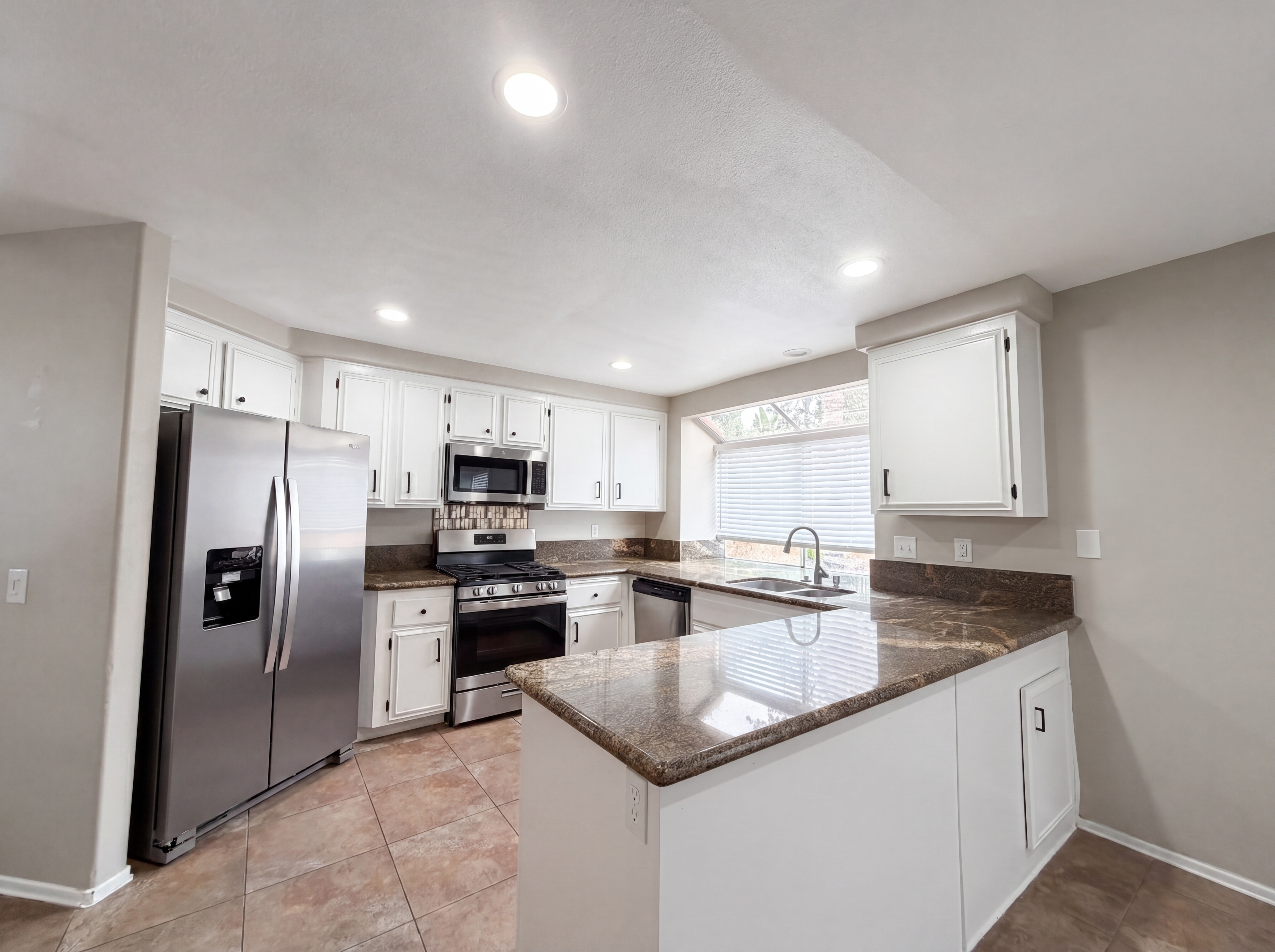 Photo 2 of 22 of 39676 Ridgedale Dr, Murrieta, CA
