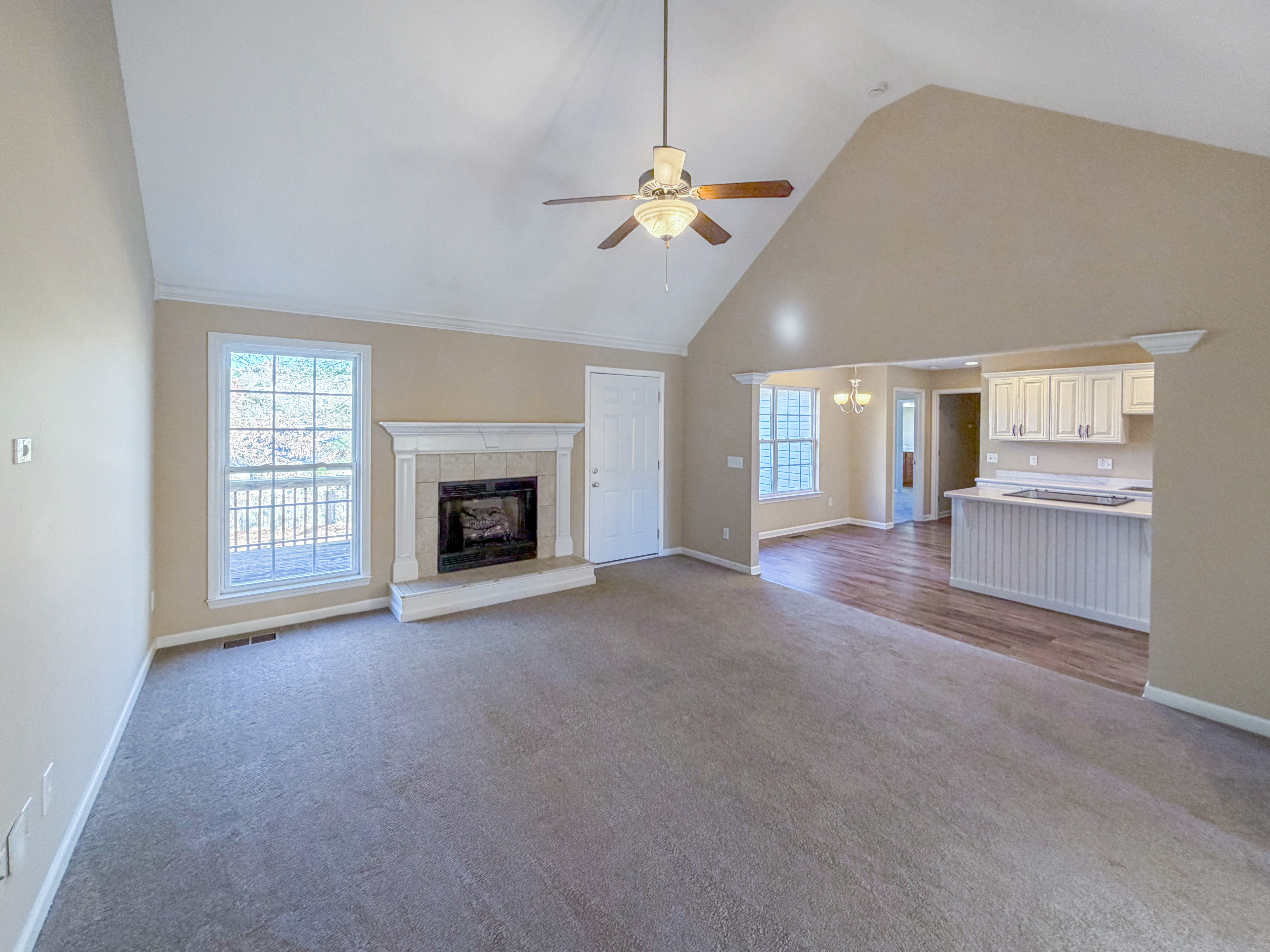 Photo 3 of 25 of 7446 Salmon Ln, Ooltewah, TN