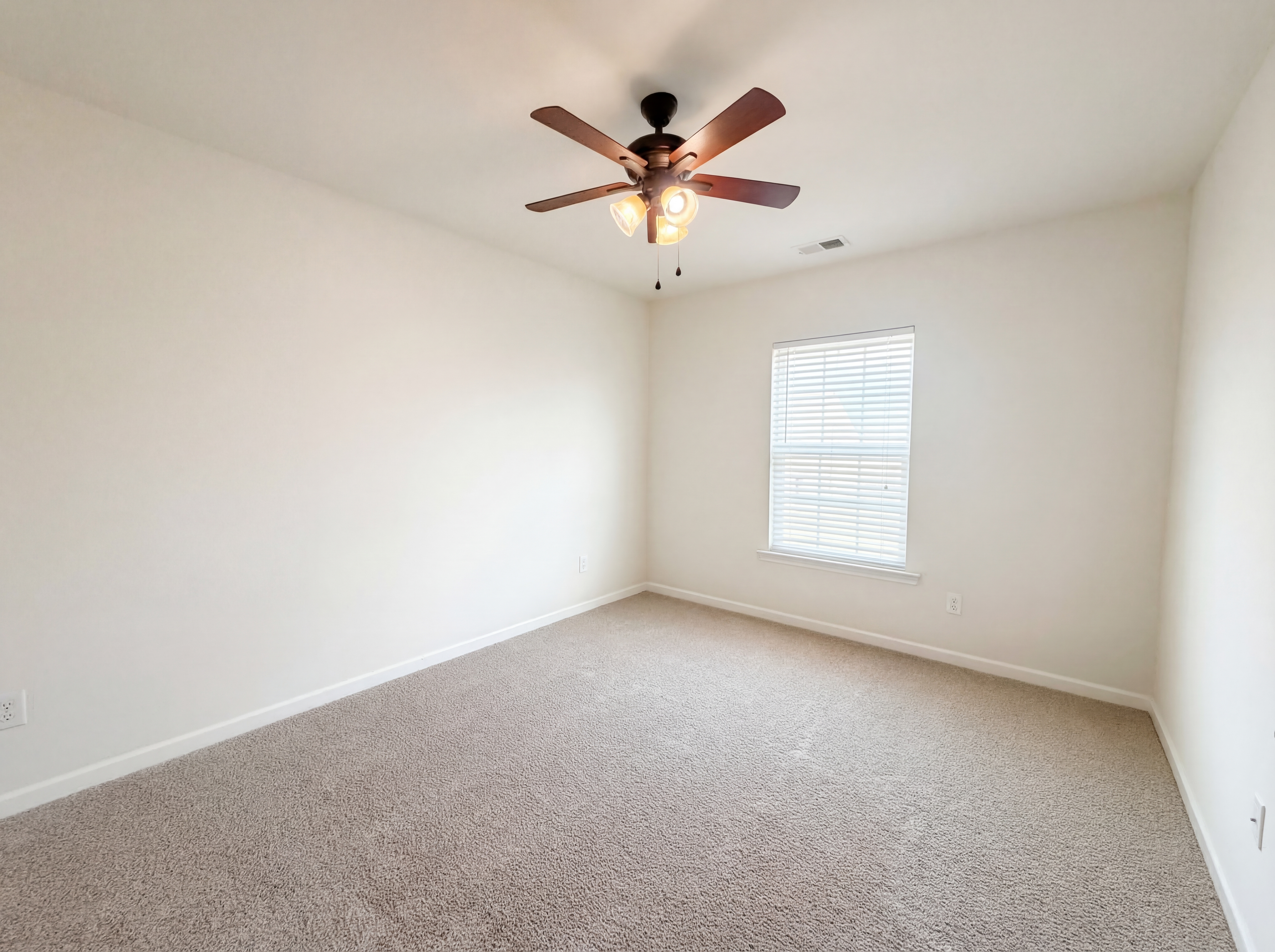 Photo 12 of 22 of 130 Hyrne Dr, Goose Creek, SC