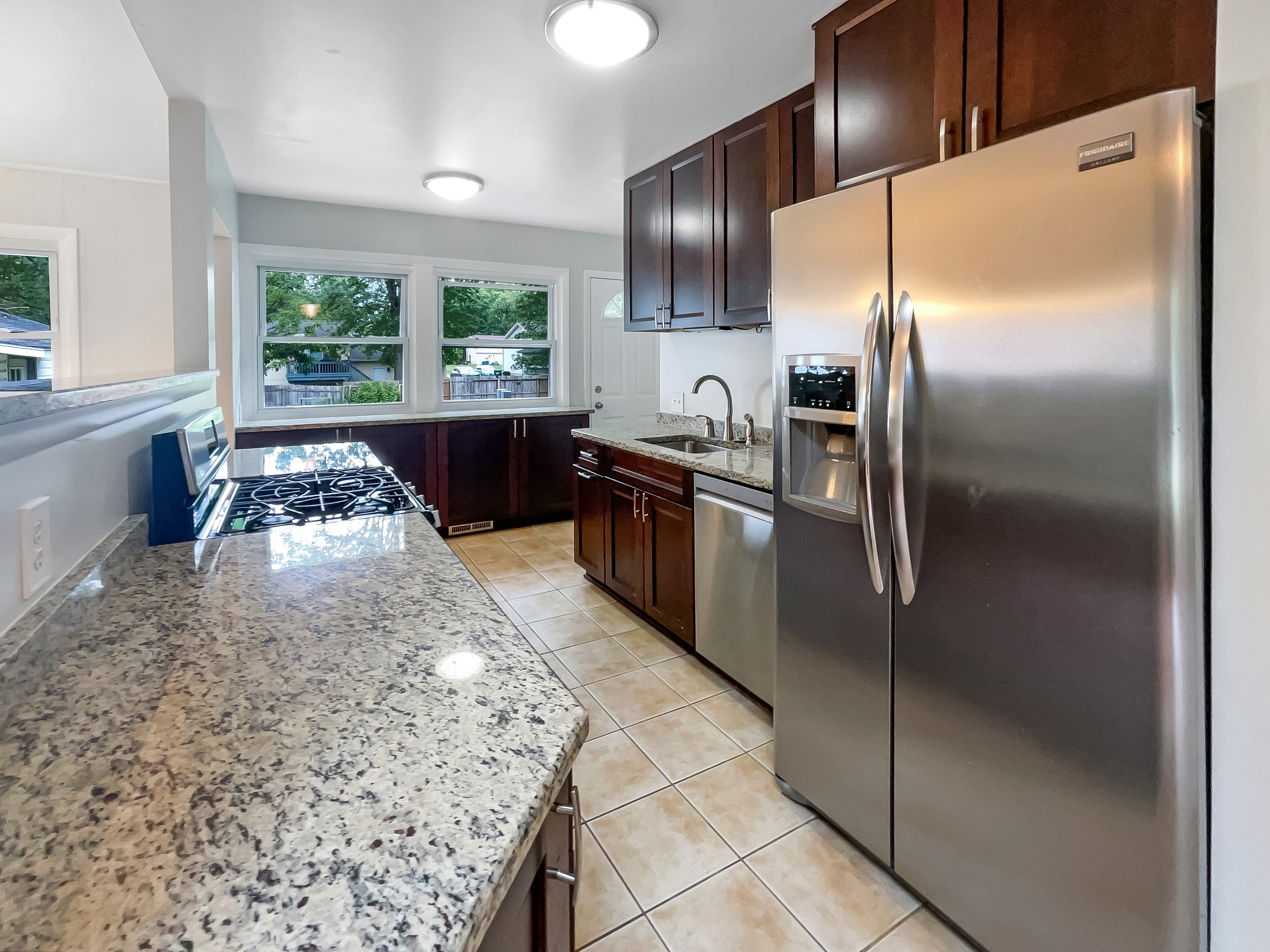Photo 6 of 24 of 4131 Burton Dr, Stow, OH