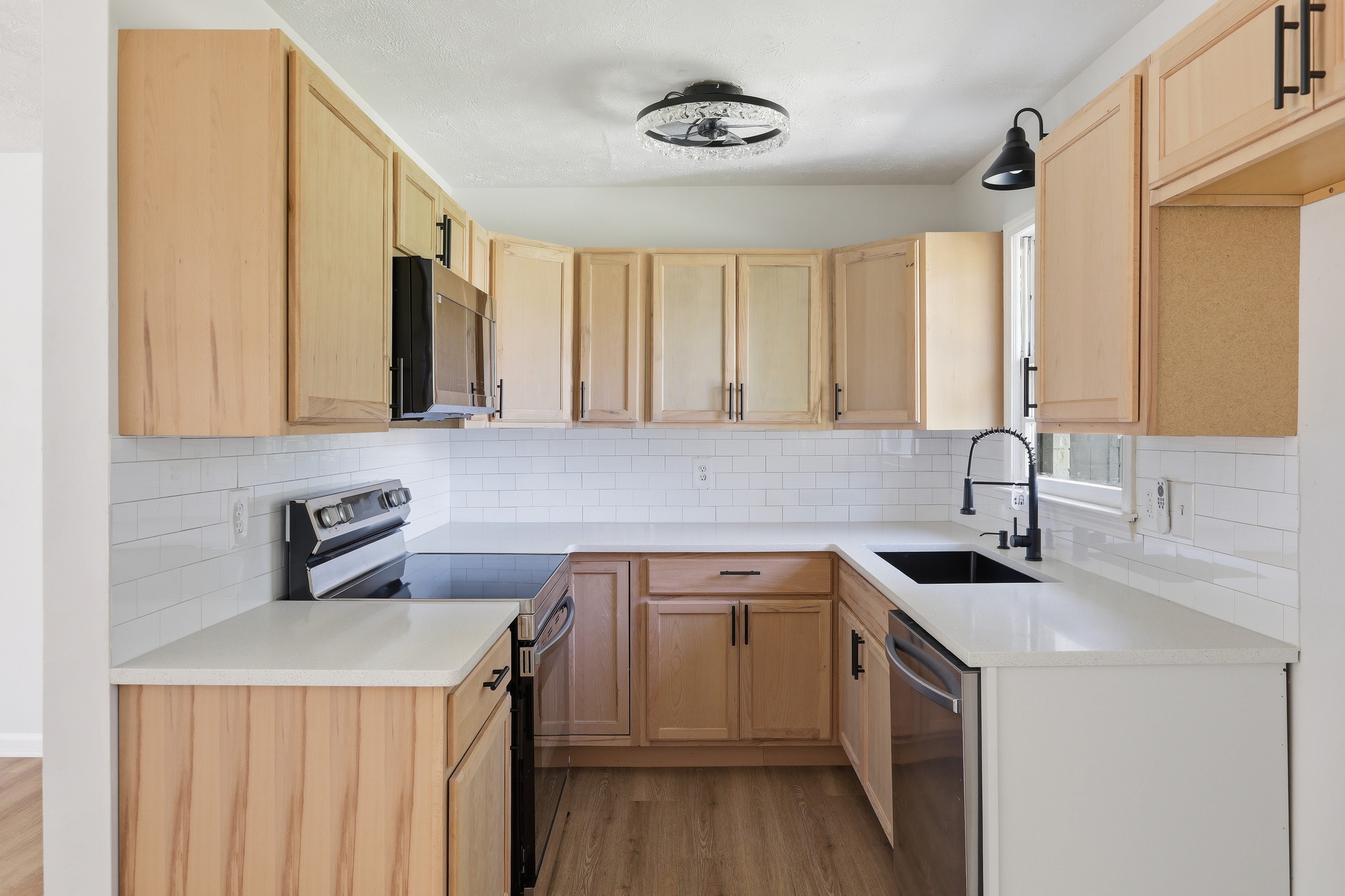 Photo 2 of 24 of 5734 Hill Rd, Powder Springs, GA