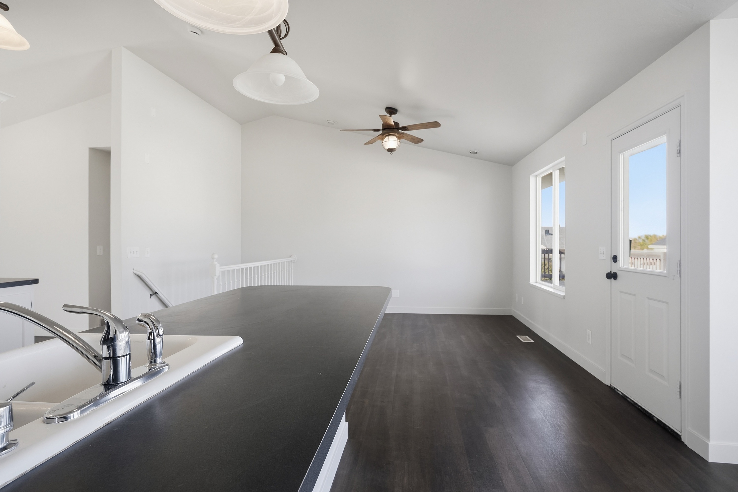Photo 8 of 34 of 14077 S Grand View Peak Cir, Riverton, UT