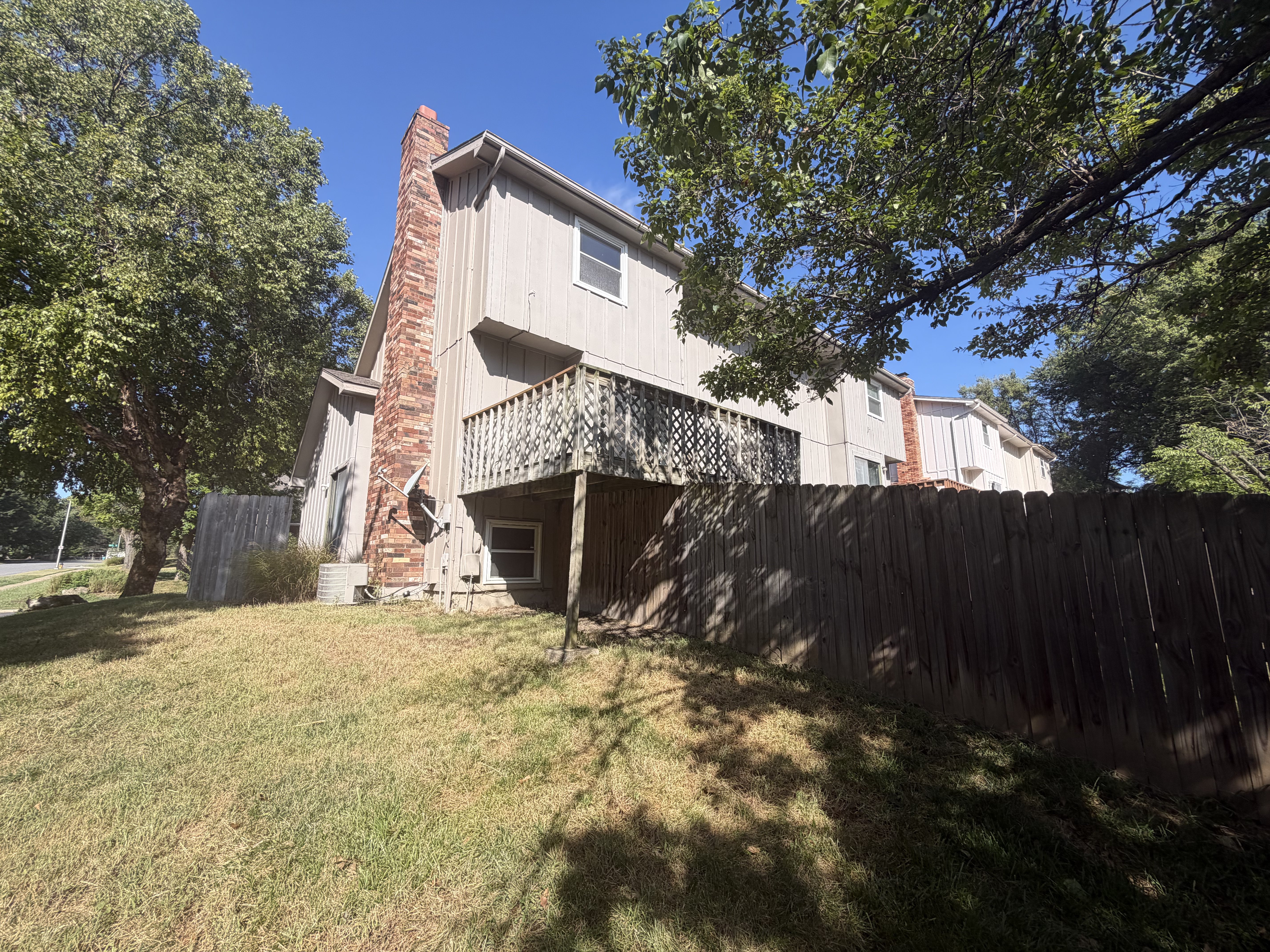 Photo 14 of 21 of 10002 W 86th St, Overland Park, KS