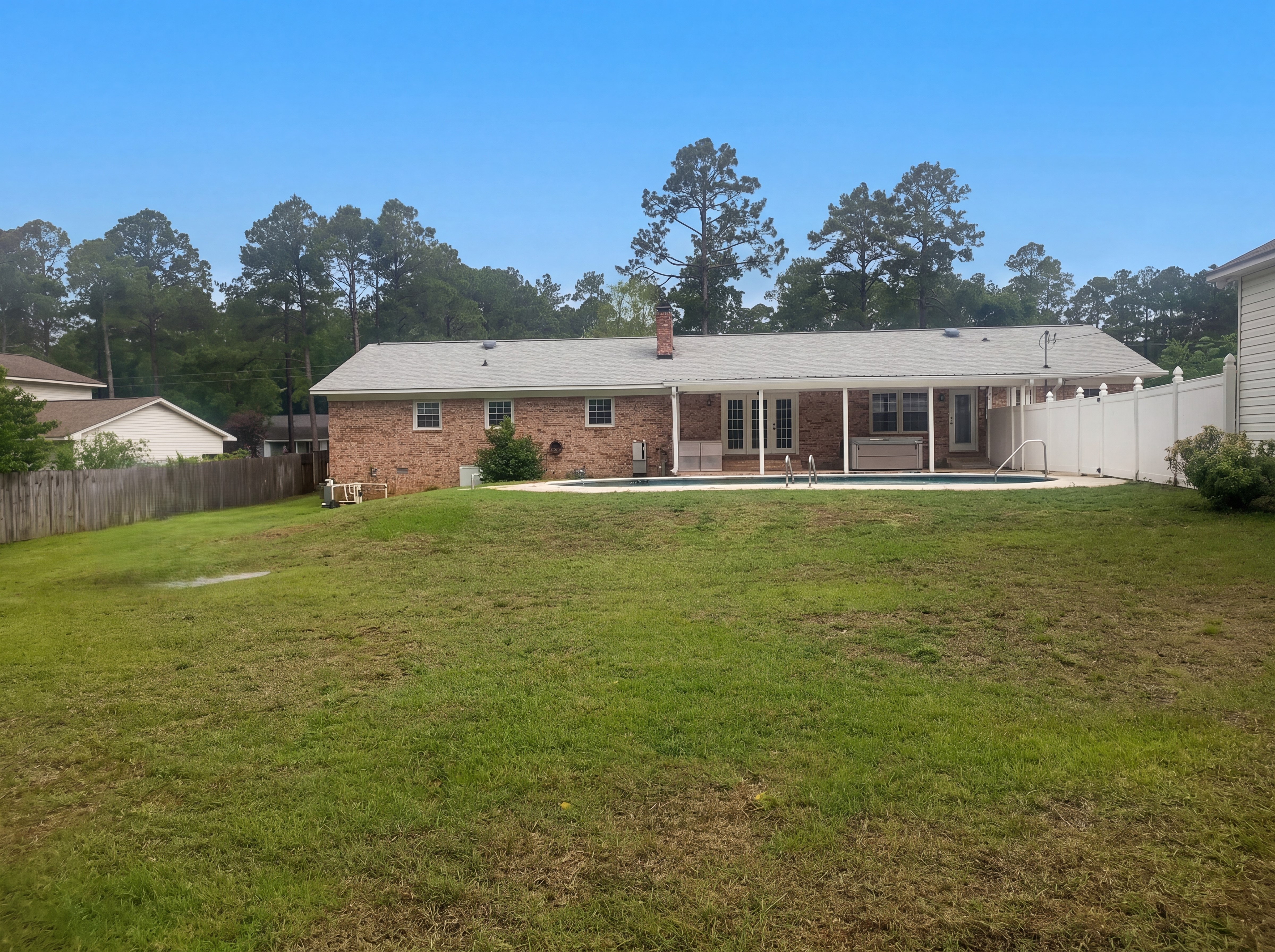 Photo 5 of 18 of 1307 Sunnyhill Dr, Camden, SC