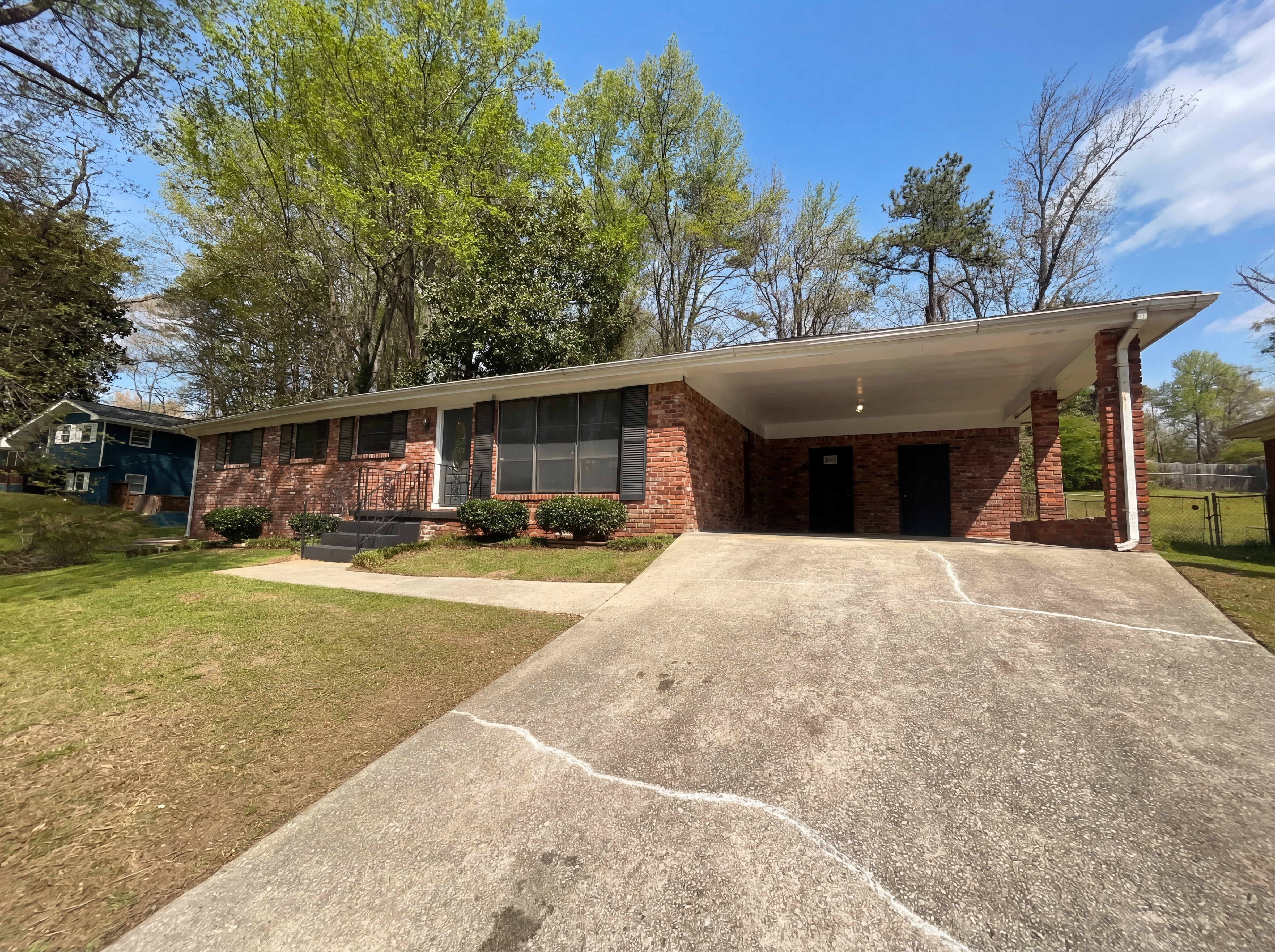 Photo 8 of 19 of 2855 Jerome Rd, Atlanta, GA