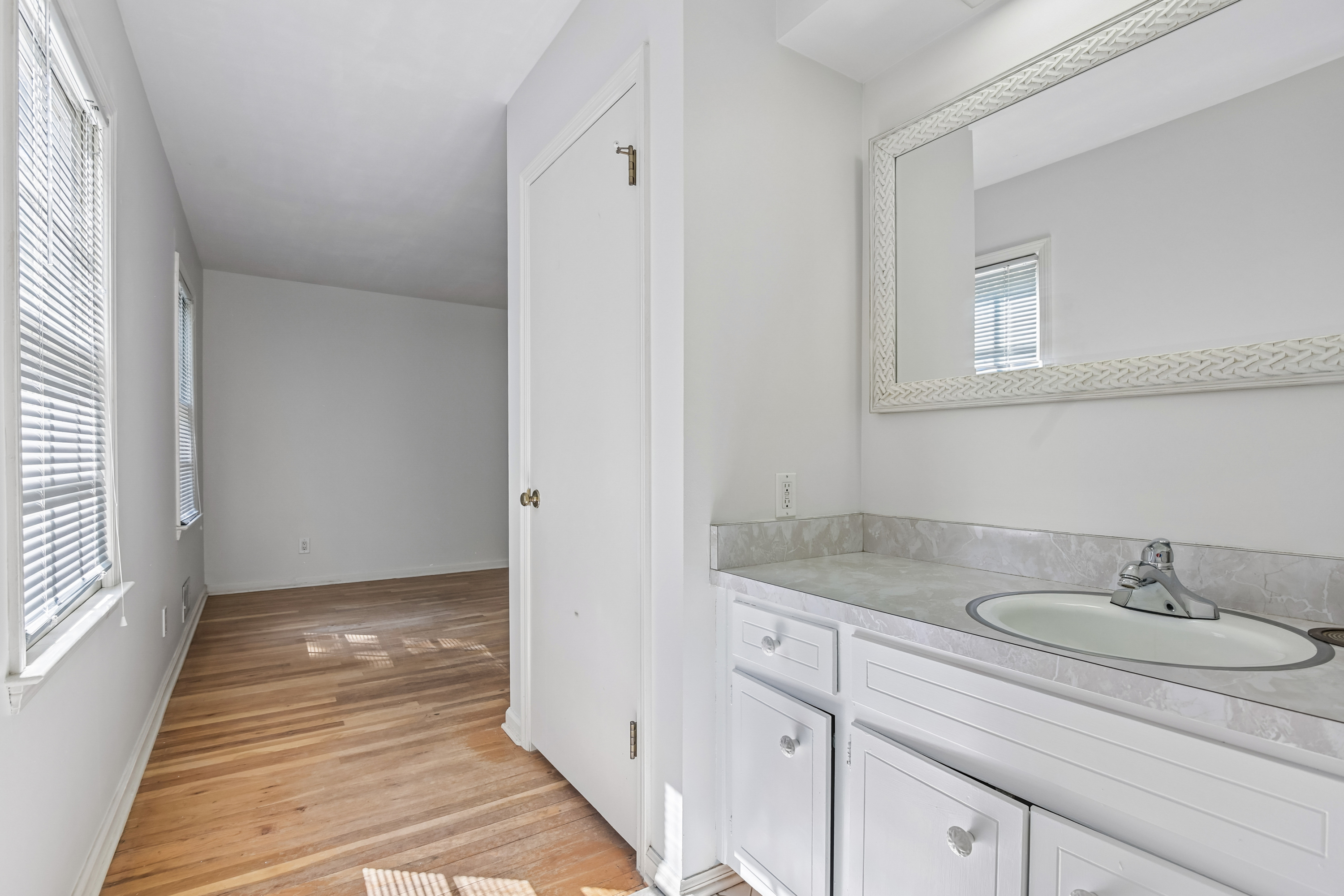 Photo 18 of 30 of 4256 Cranton Ct NE, Brookhaven, GA