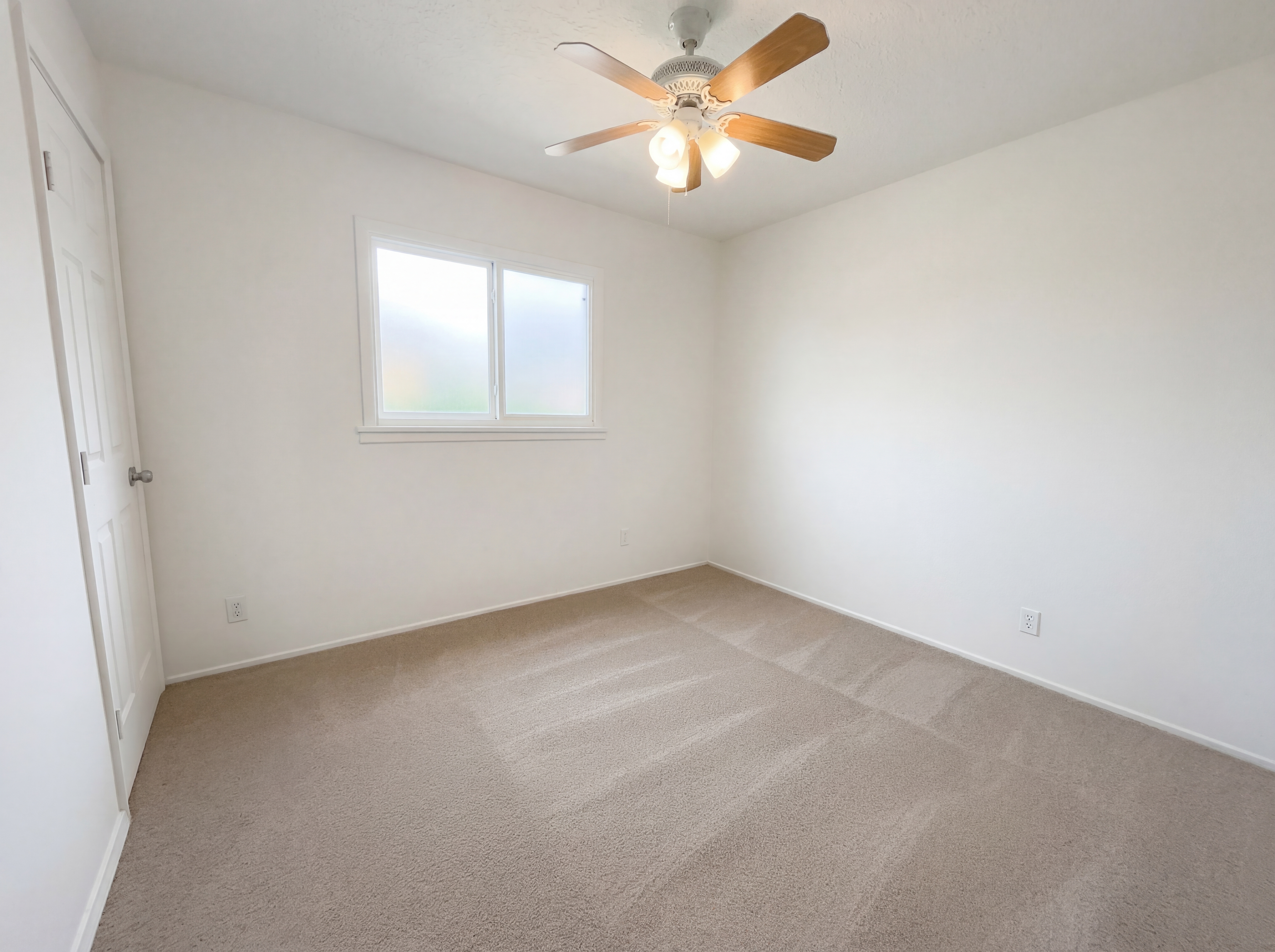 Photo 4 of 18 of 8112 Princess Jeanne Ave NE, Albuquerque, NM