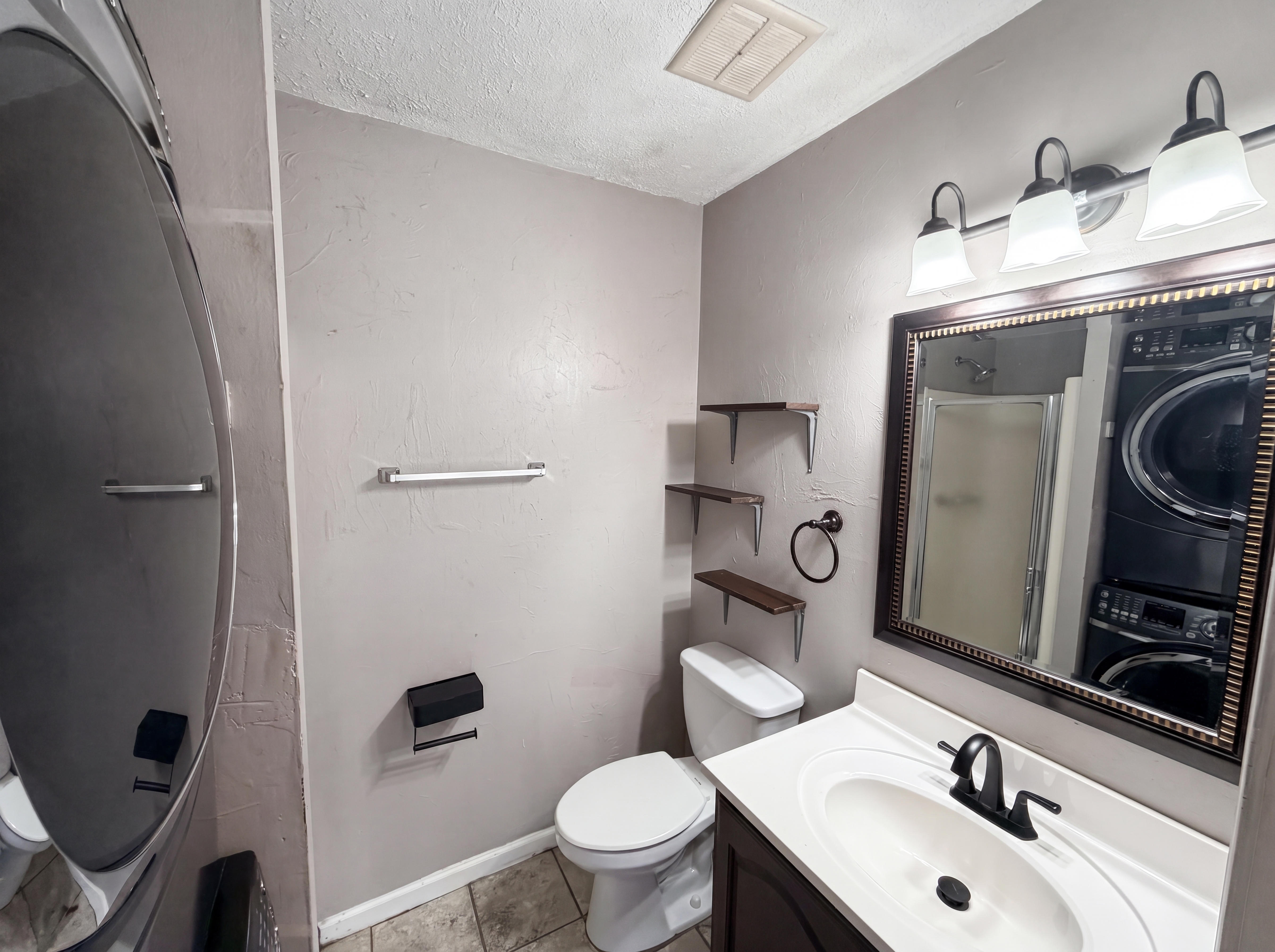 Photo 13 of 19 of 2725 Flintlock Pl, Austell, GA