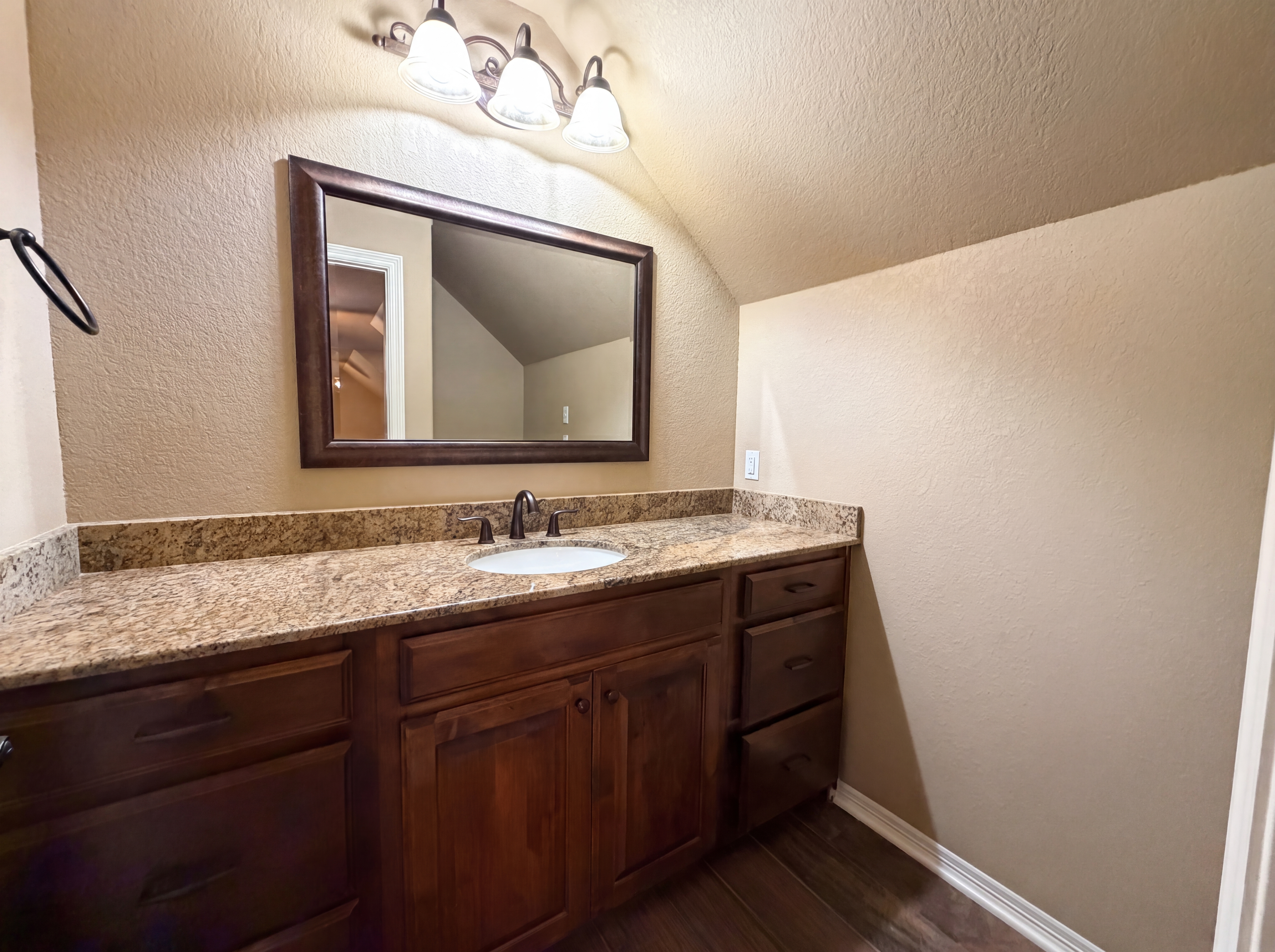 Photo 17 of 23 of 1622 Lacy Ridge Dr, Belton, TX