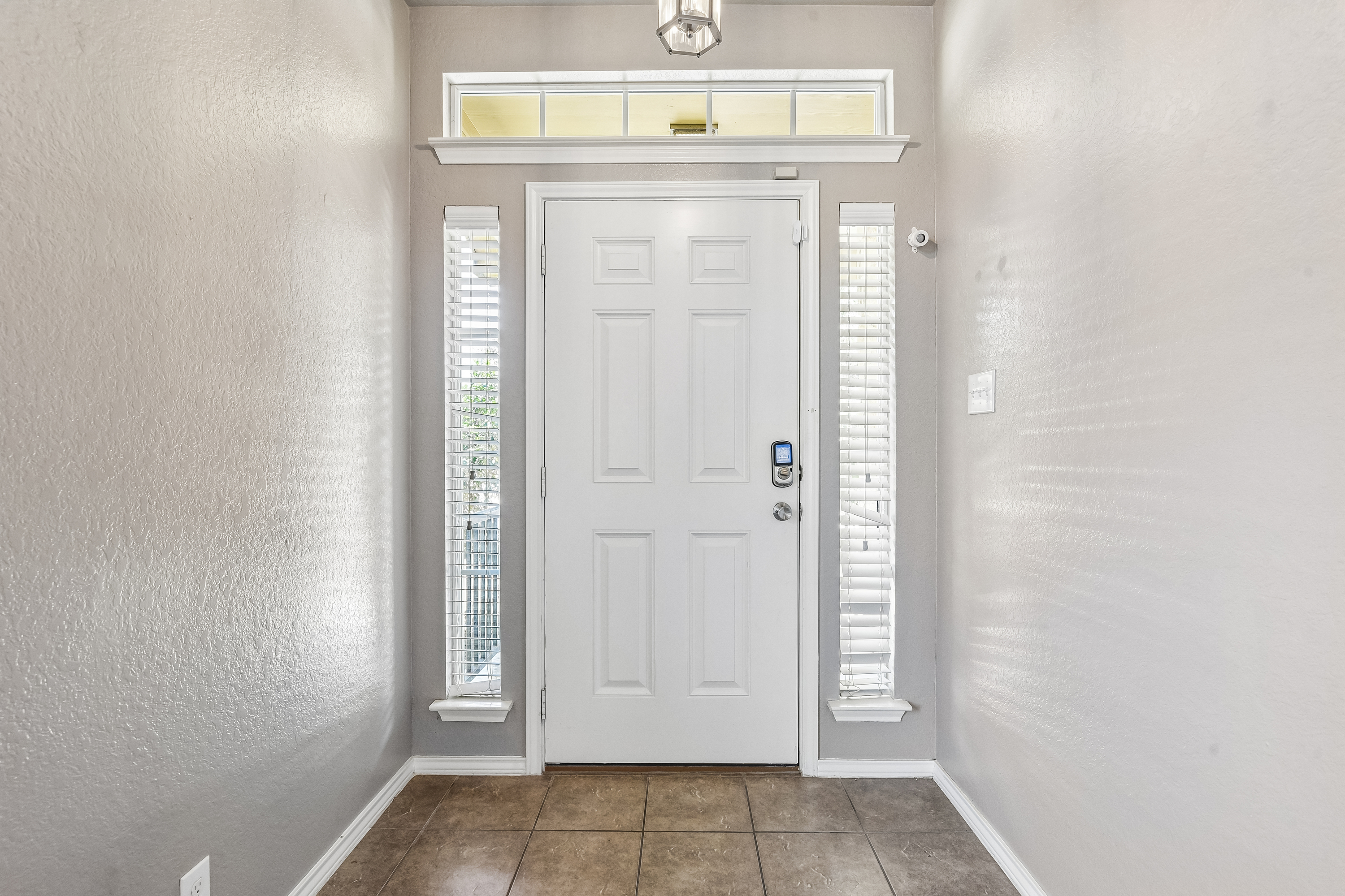 Photo 8 of 49 of 2535 Fayette Dr, New Braunfels, TX
