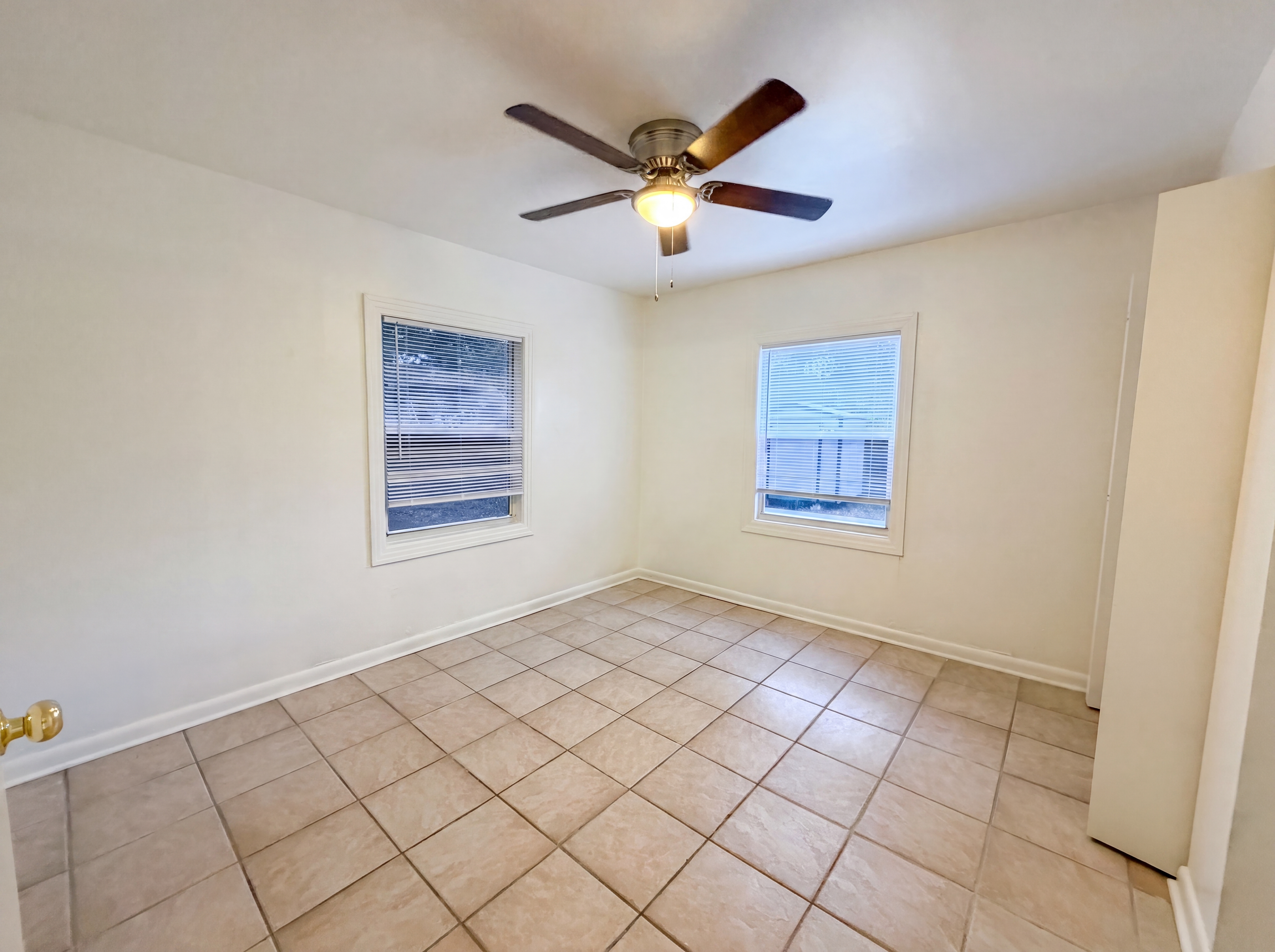 Photo 4 of 17 of 626 S 67th St, Tampa, FL