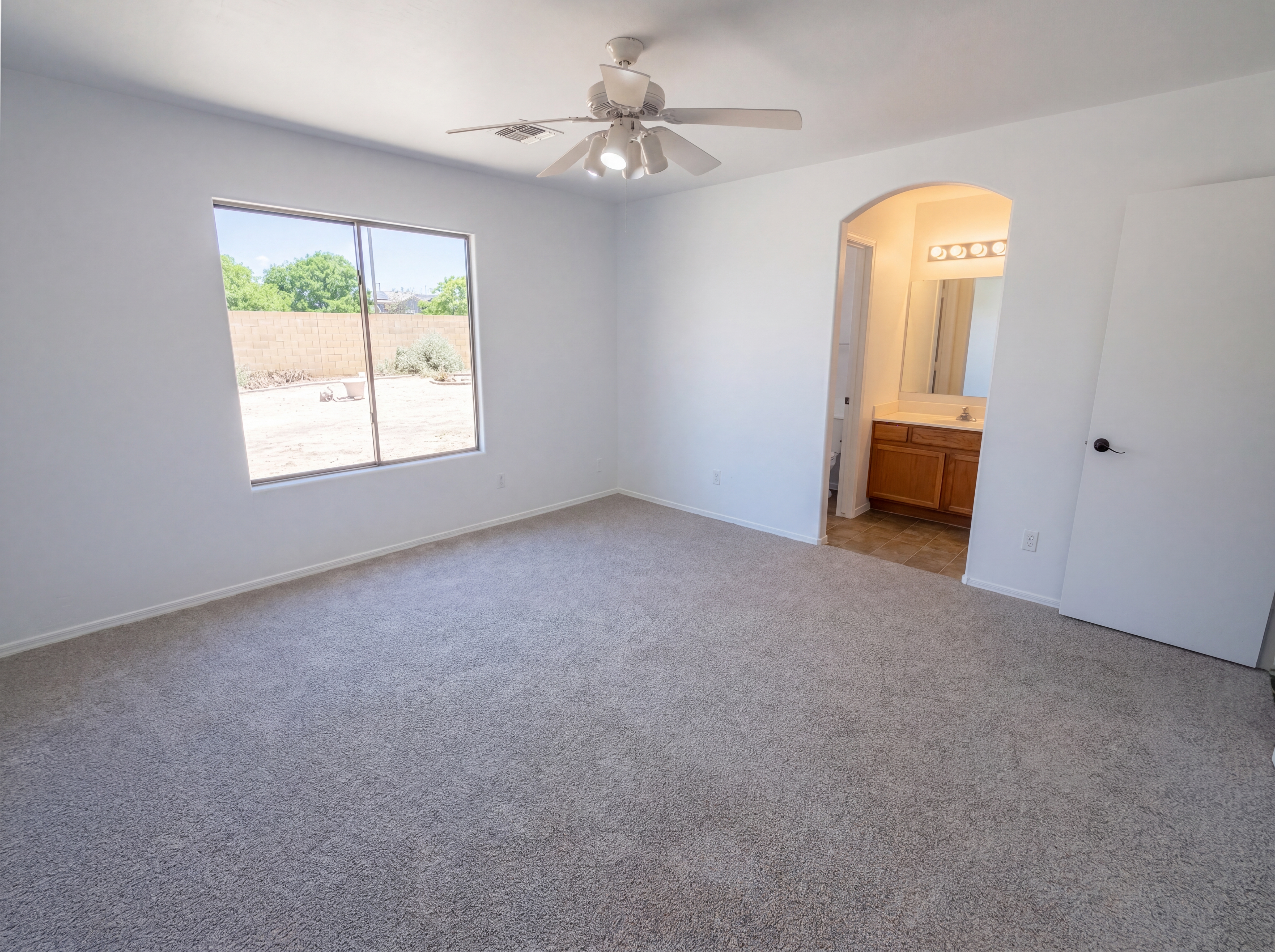 Photo 8 of 20 of 13702 W Marissa Dr, Litchfield Park, AZ