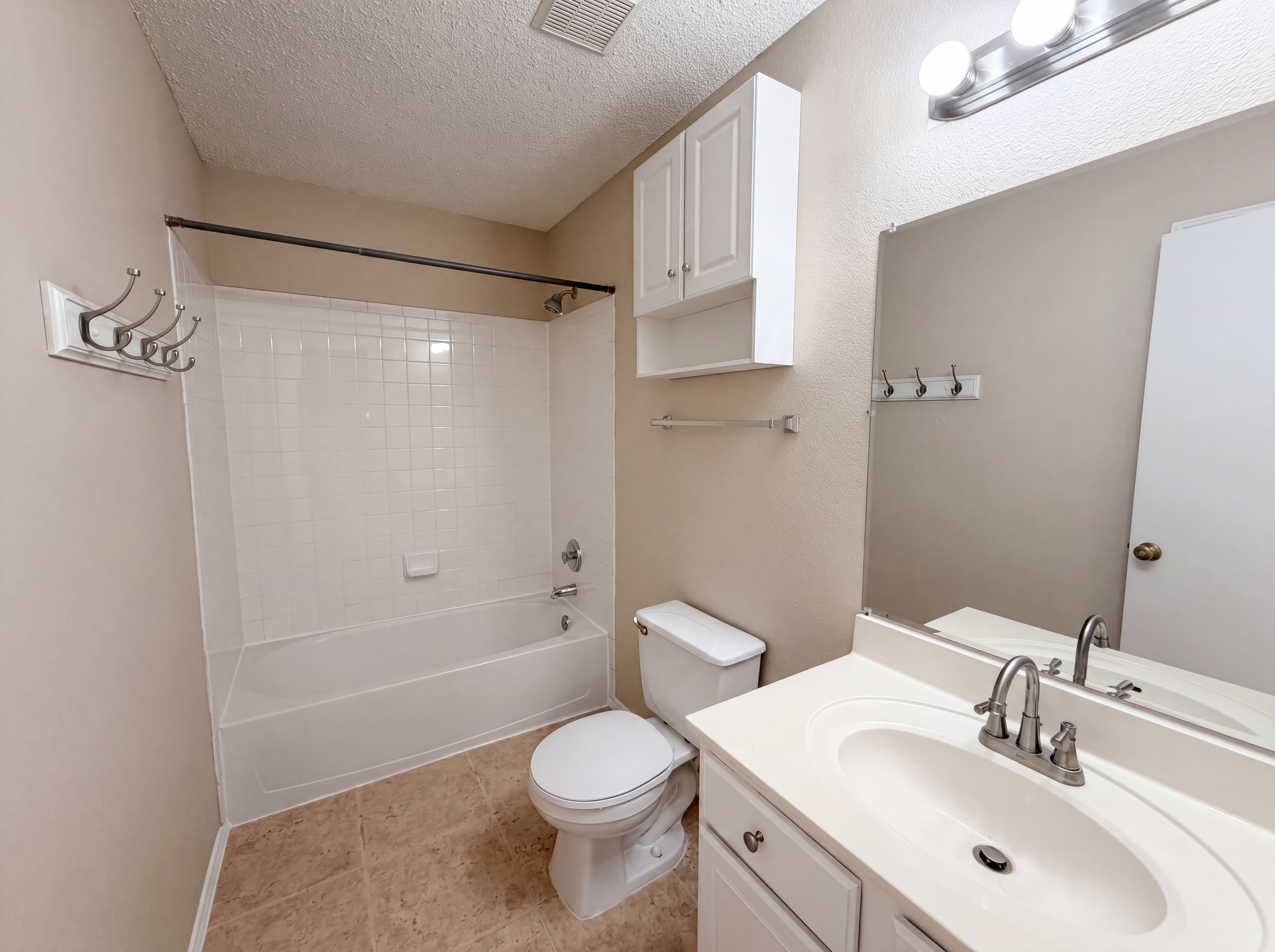 Photo 18 of 22 of 2727 High Point Dr, Round Rock, TX