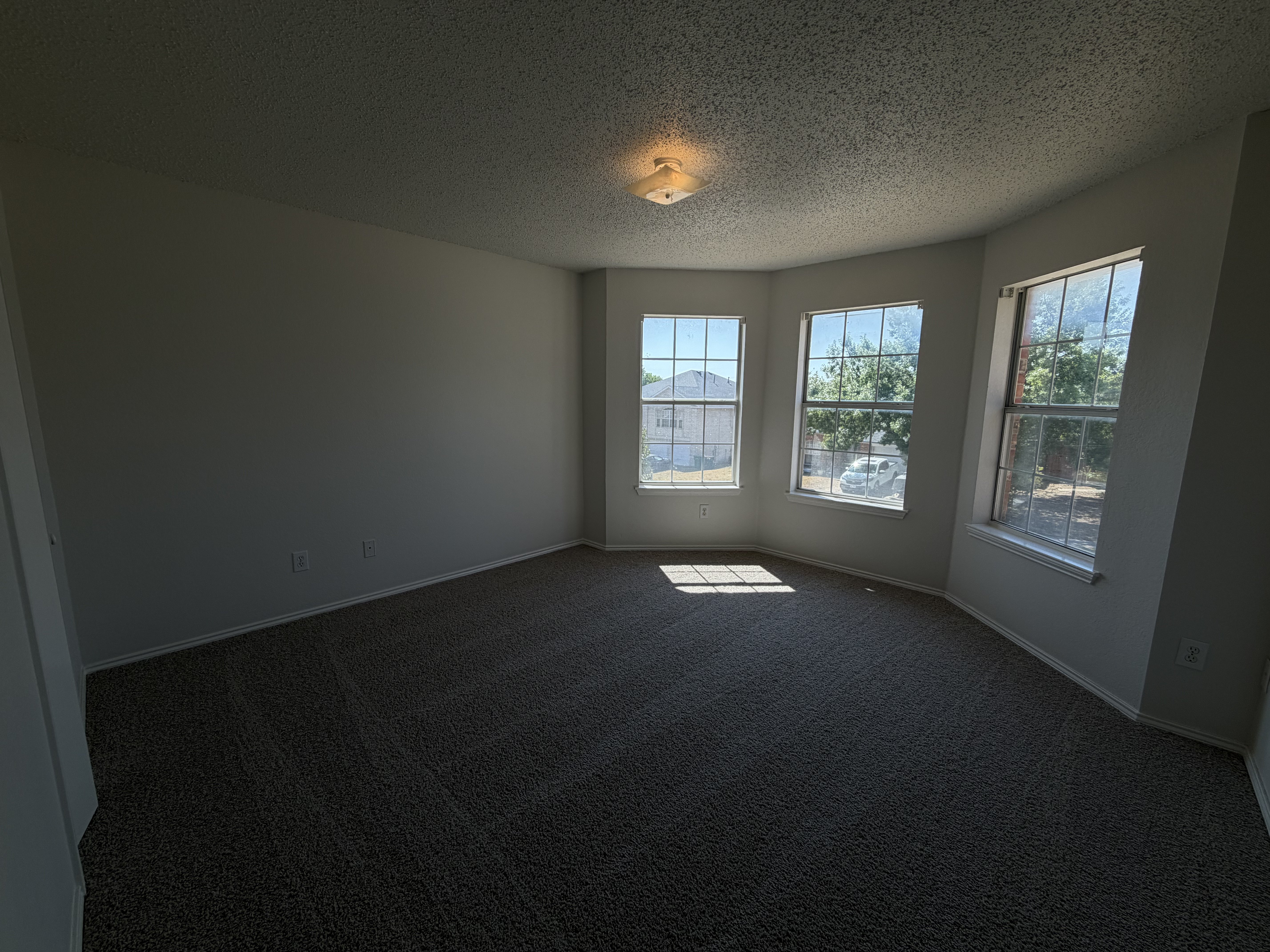 Photo 18 of 29 of 213 Cozy Ln, Cedar Hill, TX