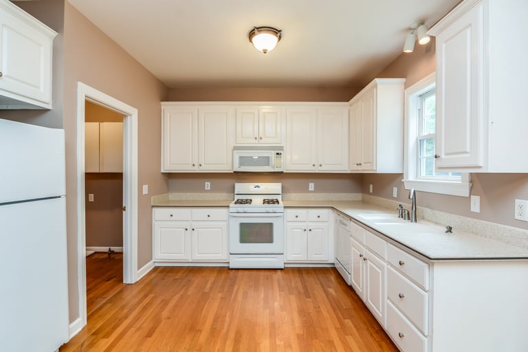 Photo 2 of 25 - 120 Brampton Cir, Clayton, NC 27527