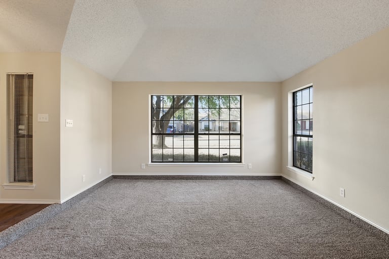 Photo 5 of 31 - 2716 Poplar Spring Rd, Fort Worth, TX 76123