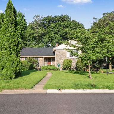 Property photo 1 of 1202 Hillside Blvd
