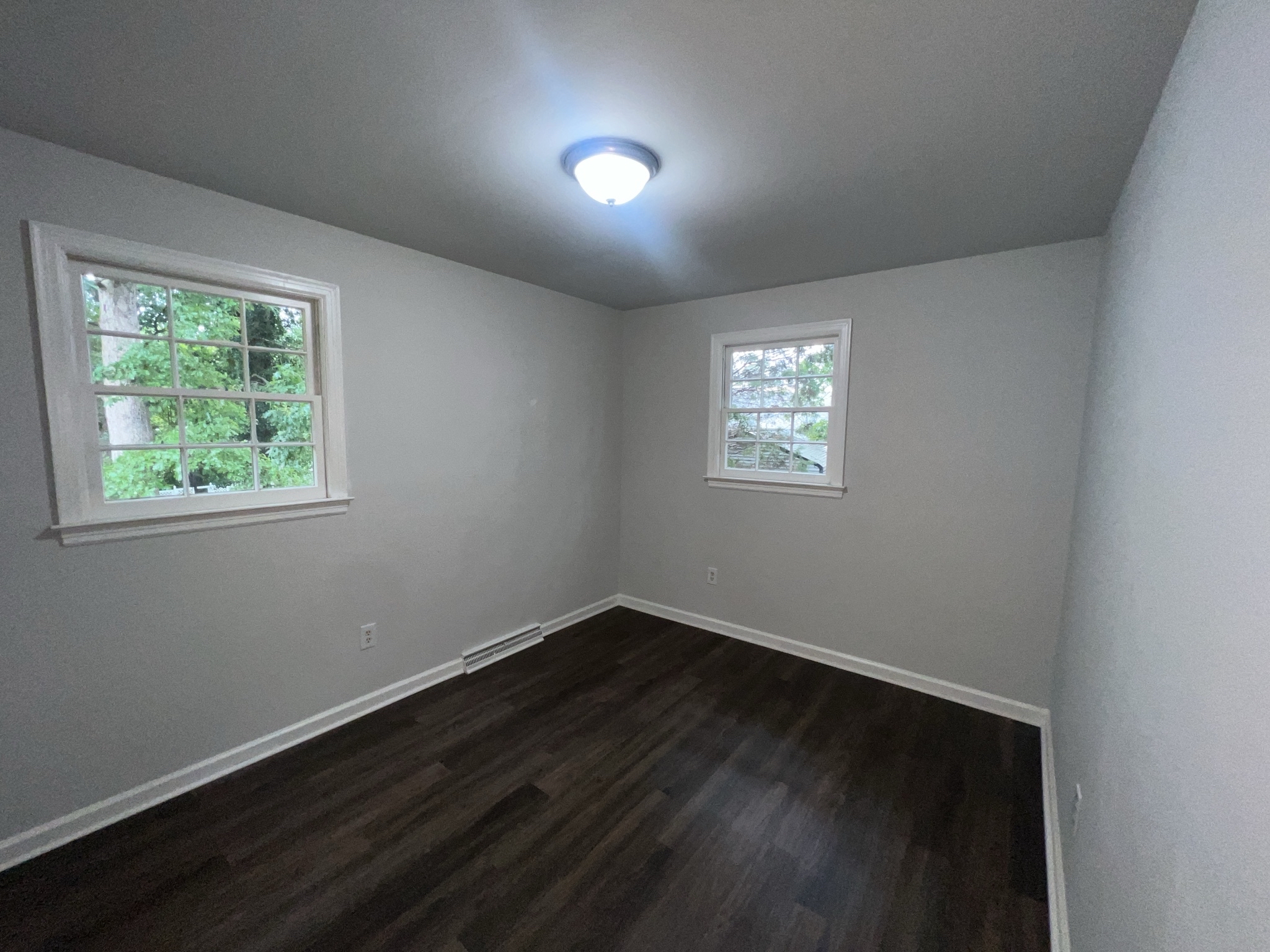 Photo 4 of 18 of 107 School Ave, Colonial Heights, VA