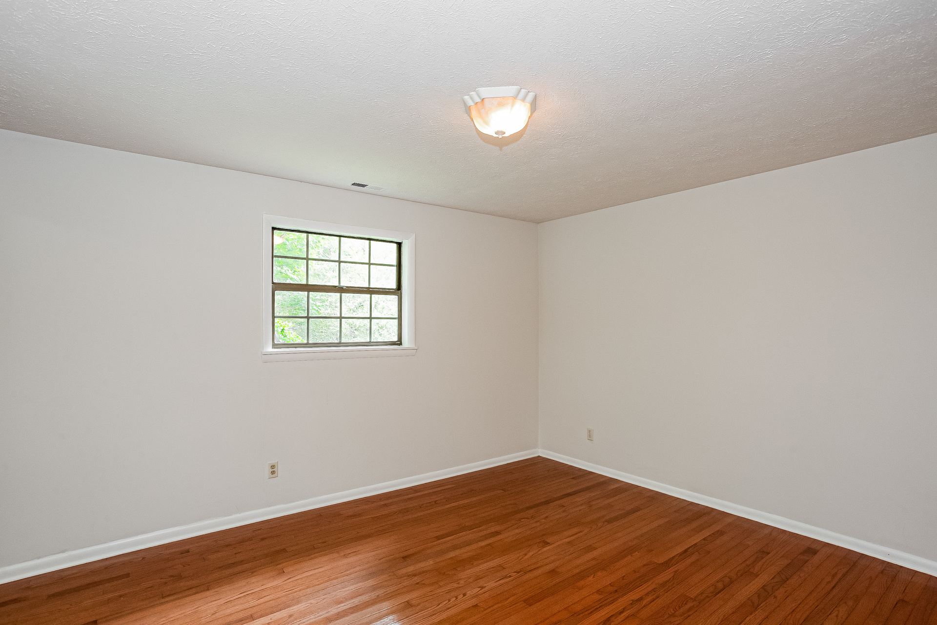 Photo 7 of 21 of 4610 Pruett Dr, Morganton, NC