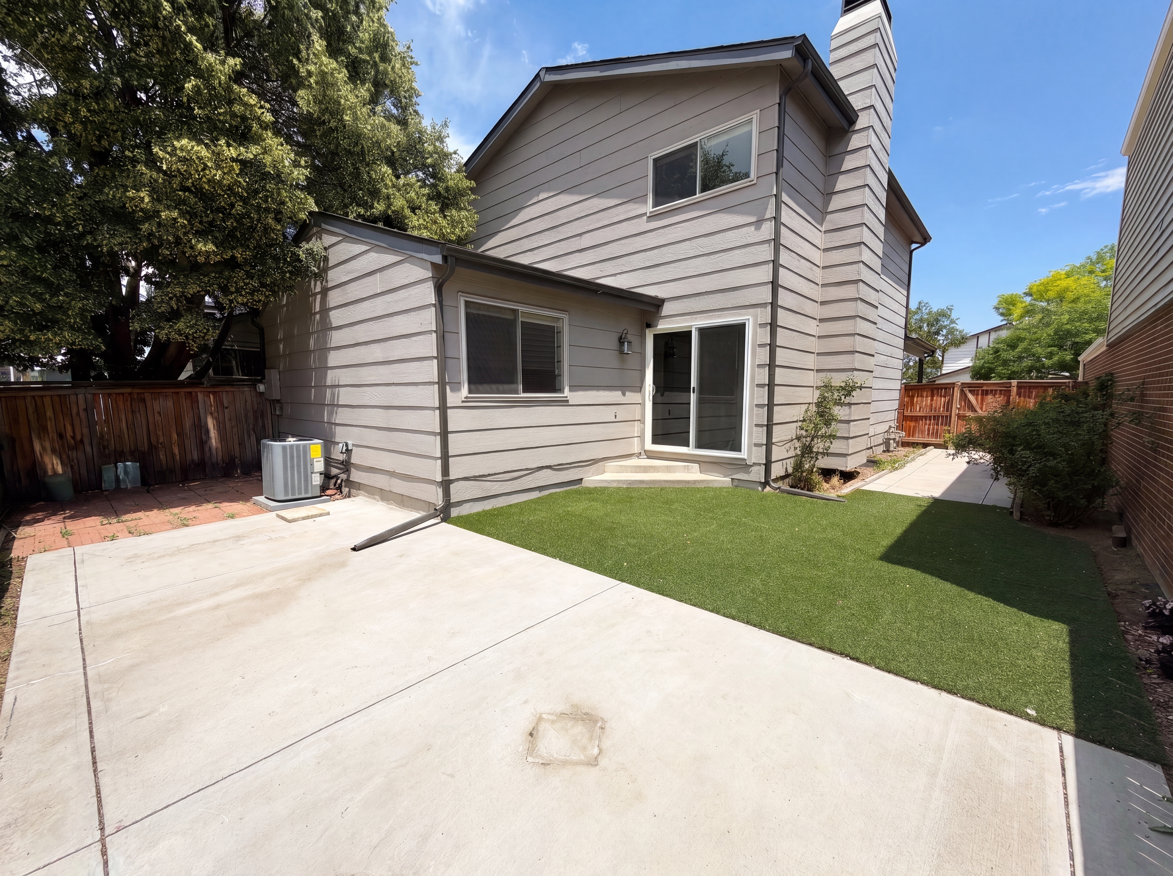 Photo 5 of 28 of 11835 Lincoln St, Northglenn, CO