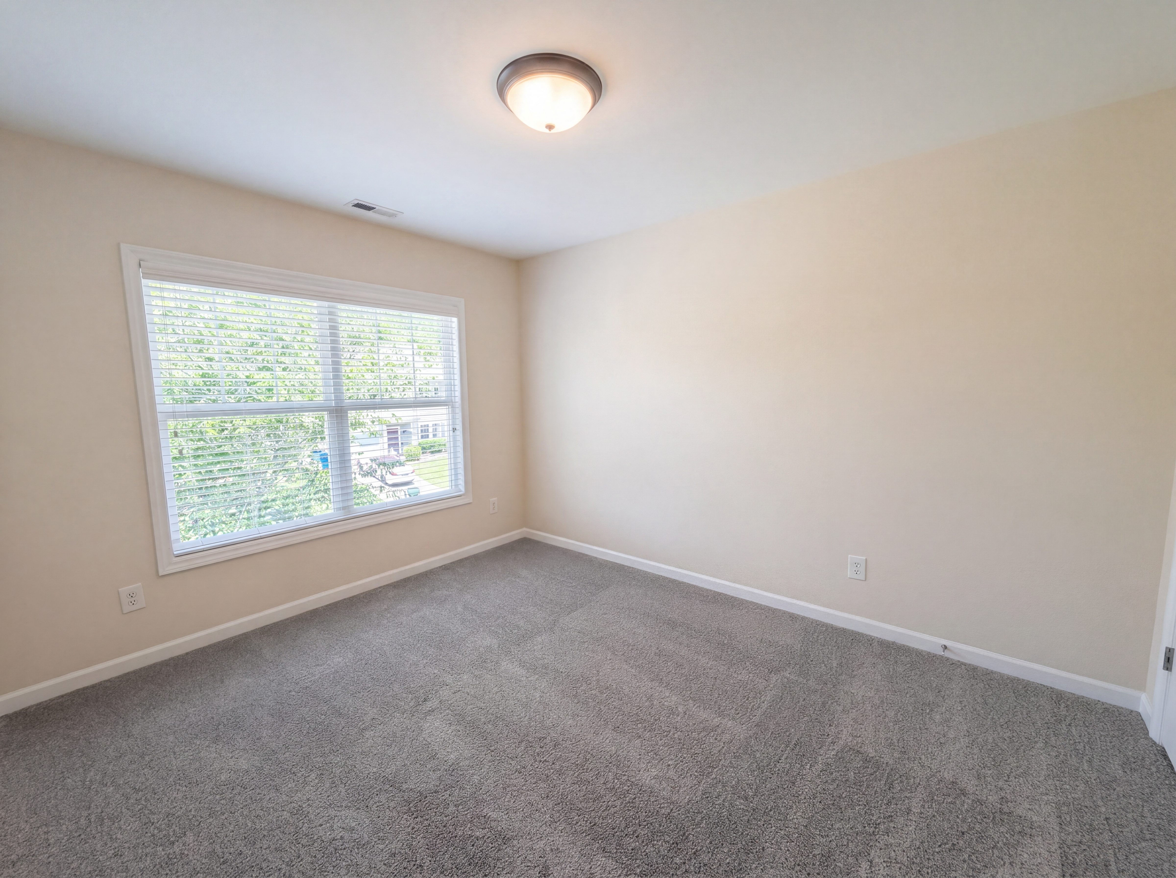 Photo 9 of 17 of 1305 Silver Dr, Mebane, NC