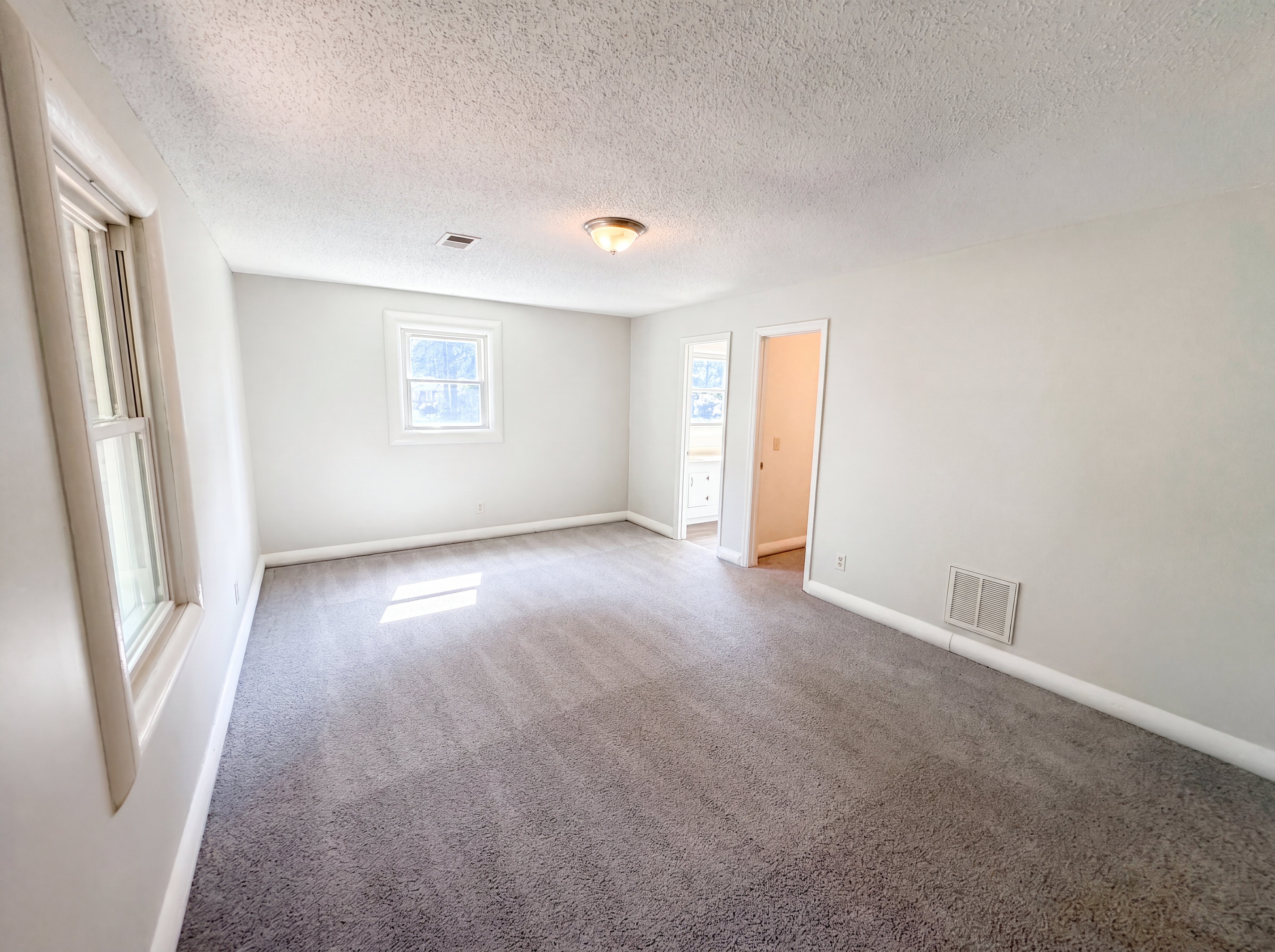 Photo 18 of 23 of 1328 Baffin Bay Rd, Columbia, SC