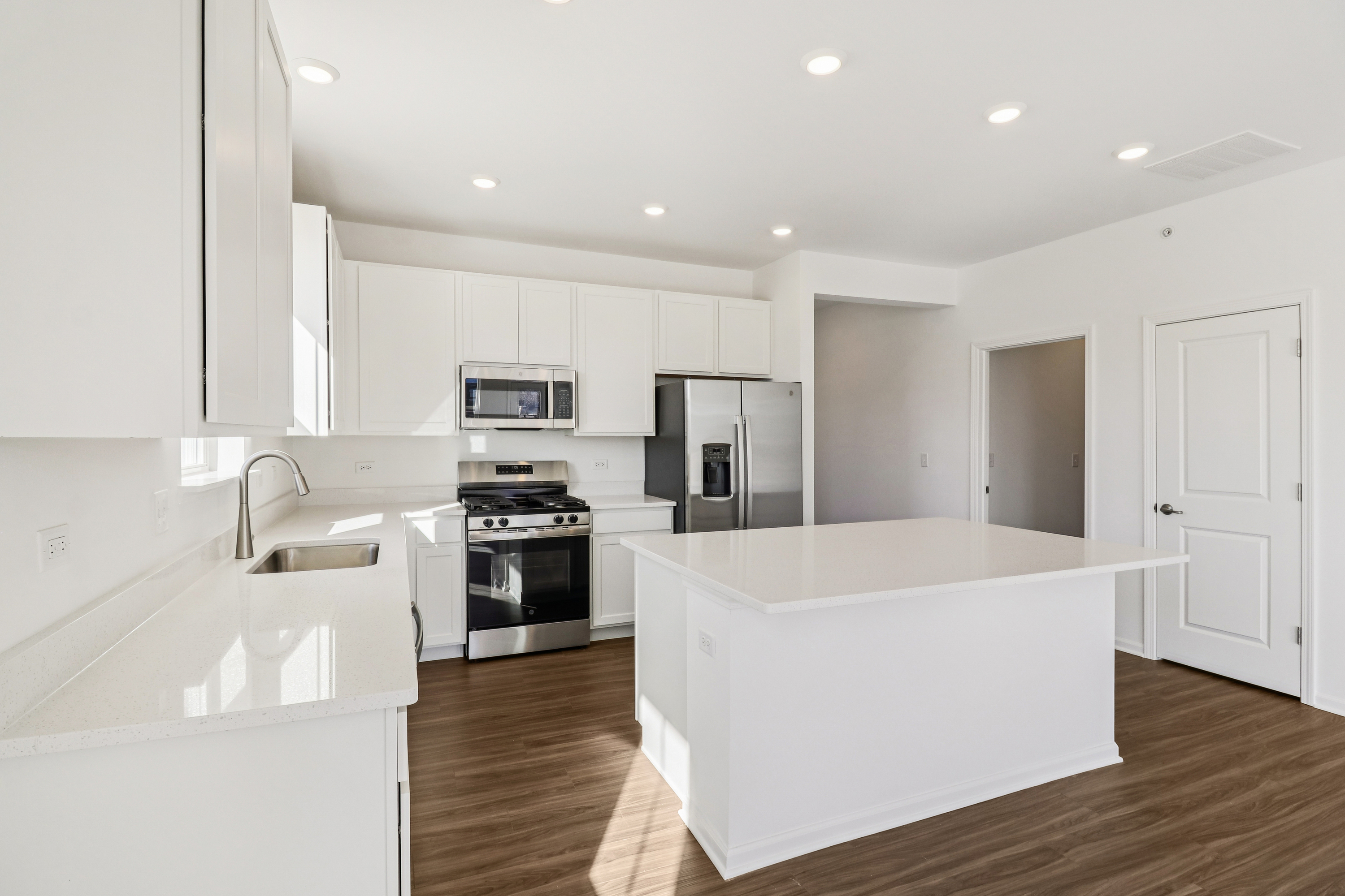 Photo 19 of 31 of 12256 Barcroft Cir, Huntley, IL