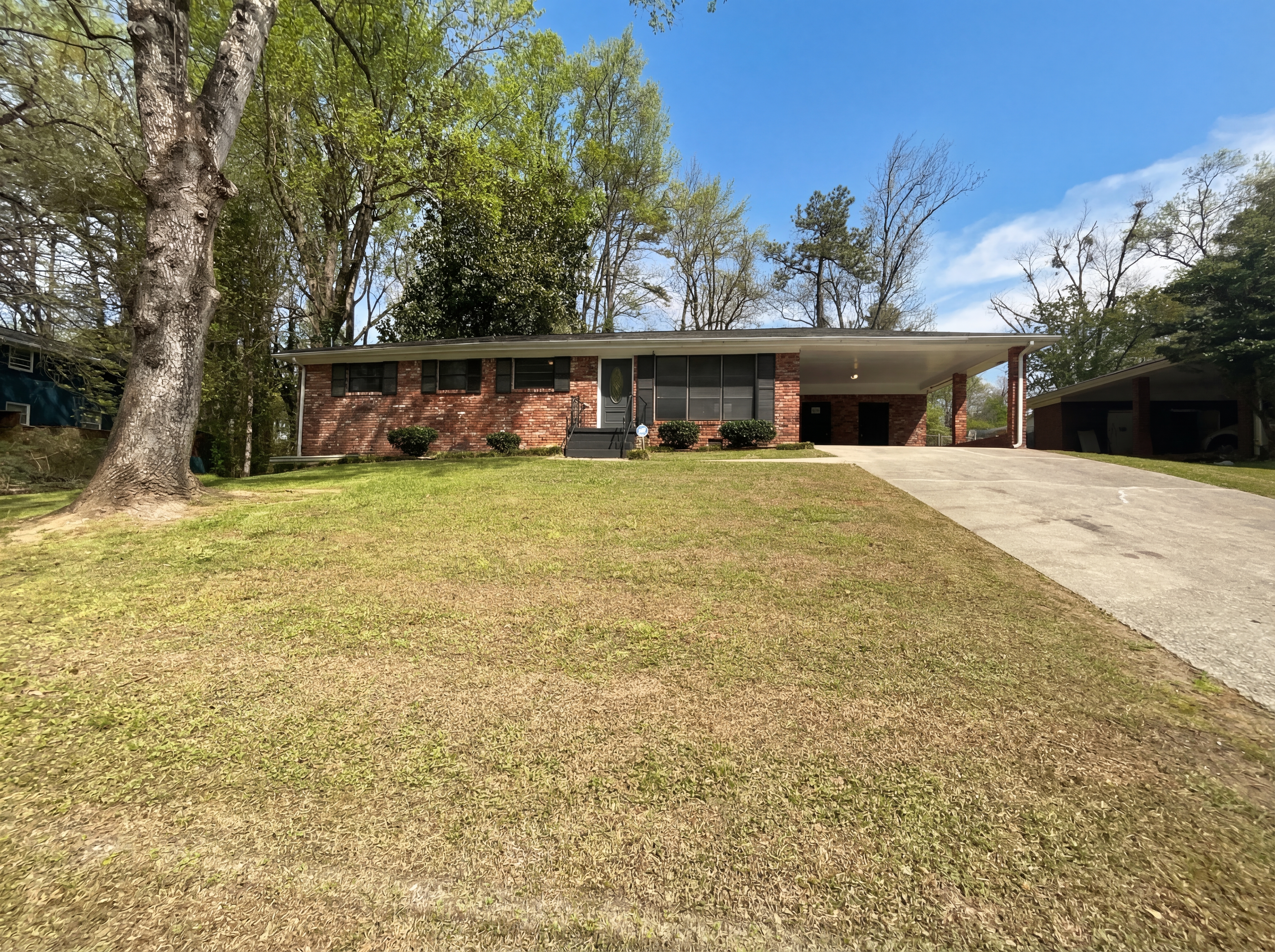 Photo 9 of 19 of 2855 Jerome Rd, Atlanta, GA