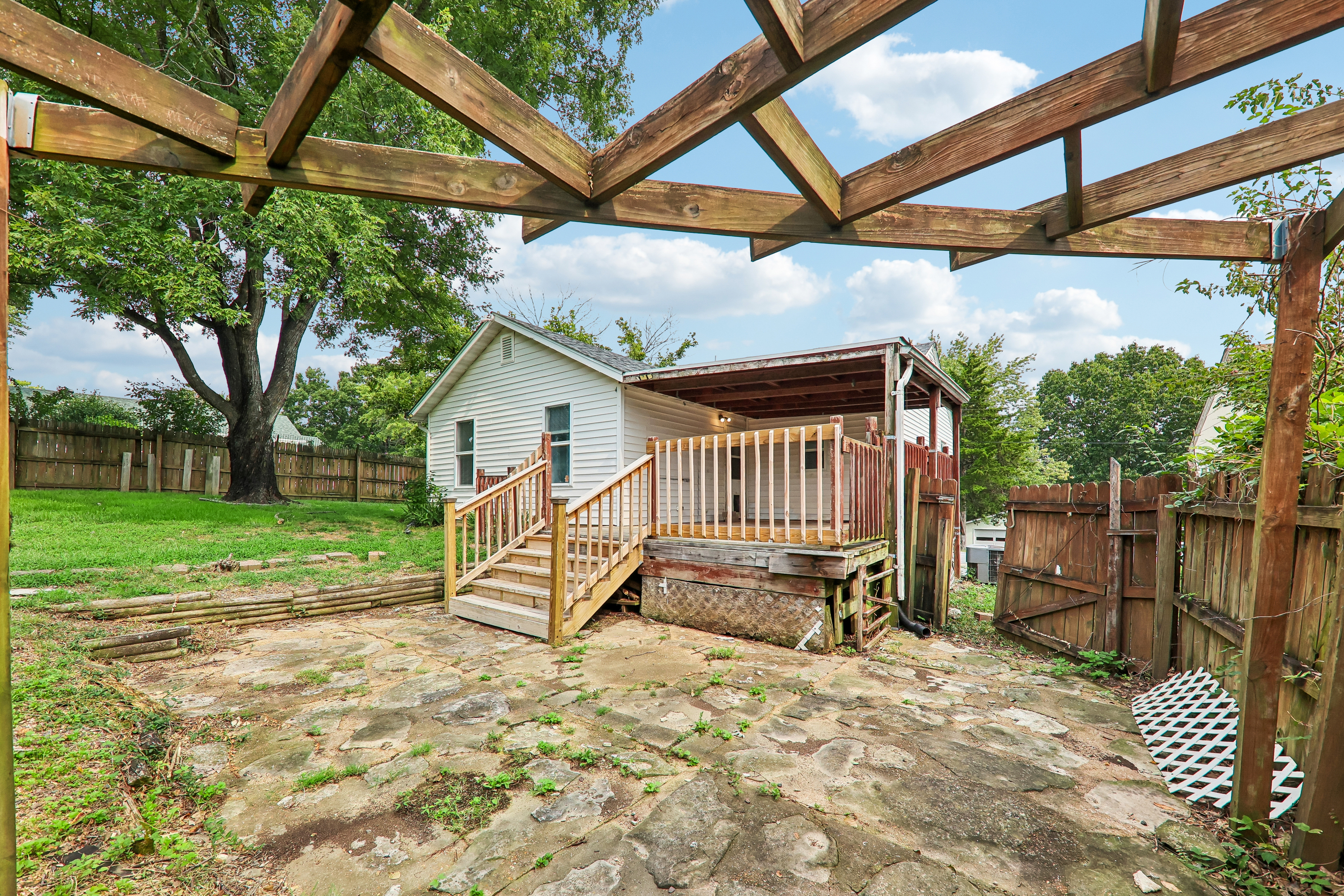 Photo 30 of 37 of 920 Maupin St, Saint Clair, MO