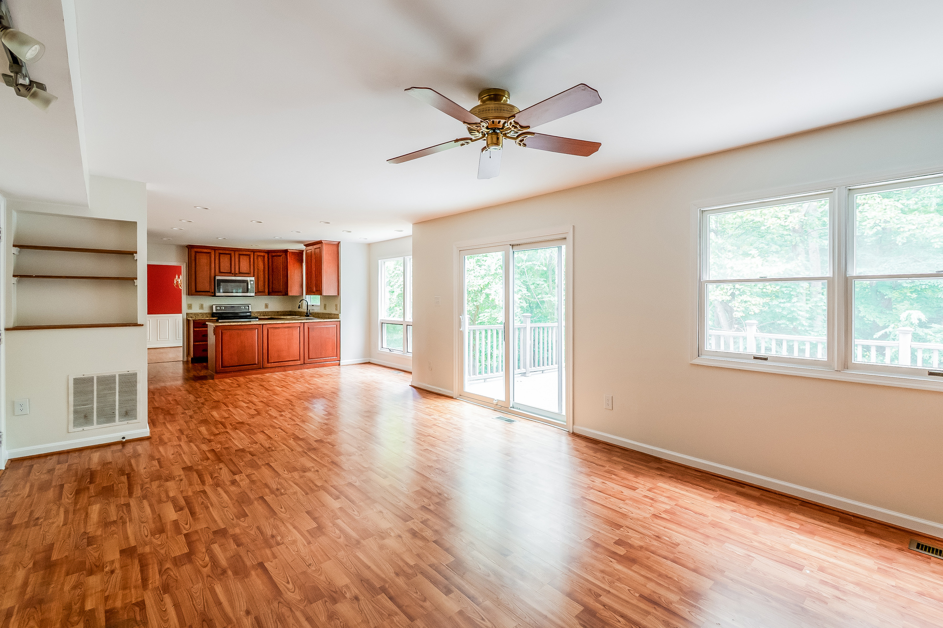 Photo 6 of 31 of 15074 Barkwood Dr, Woodbridge, VA