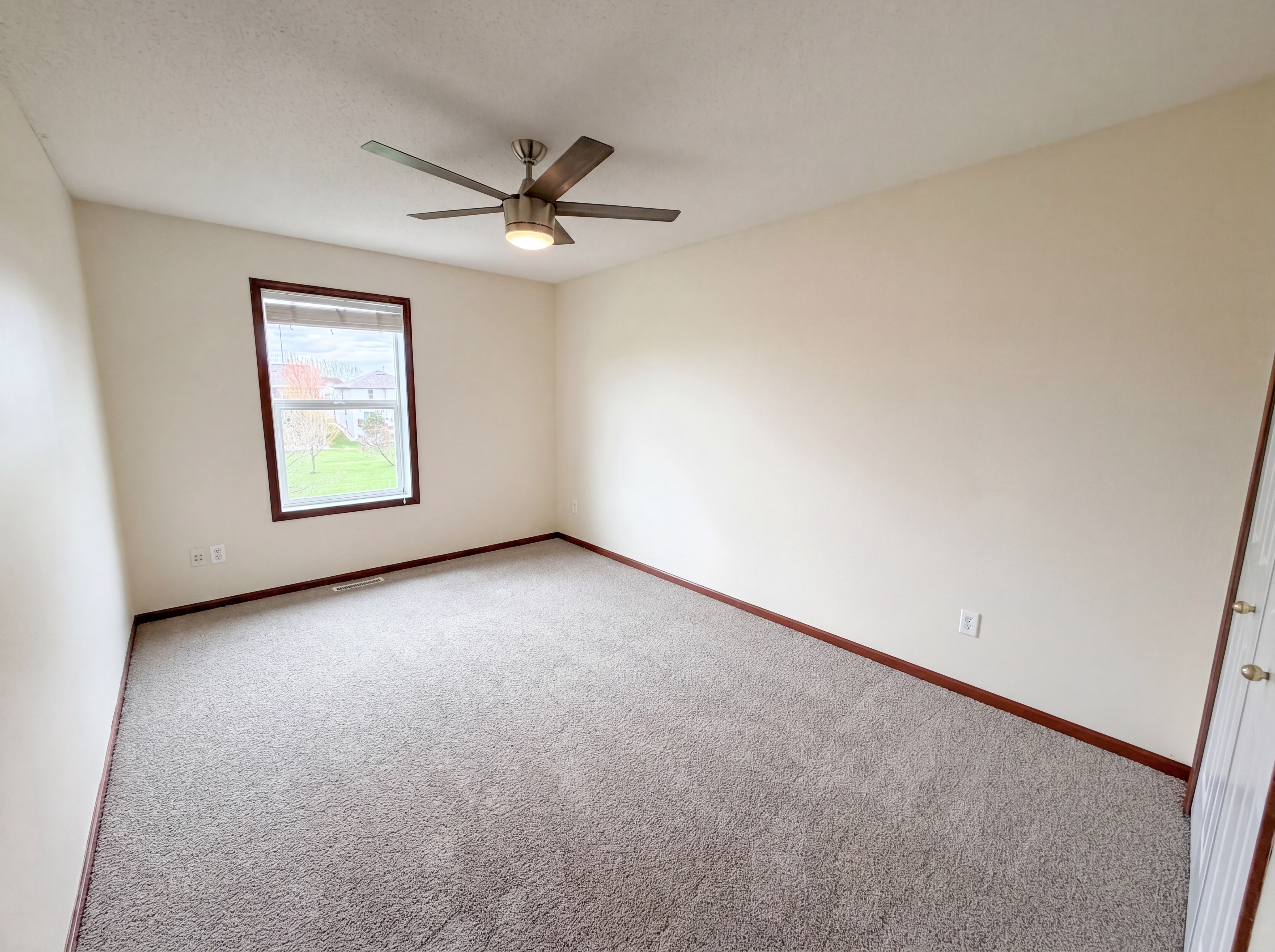Photo 19 of 31 of 6757 Troy Ln N, Maple Grove, MN
