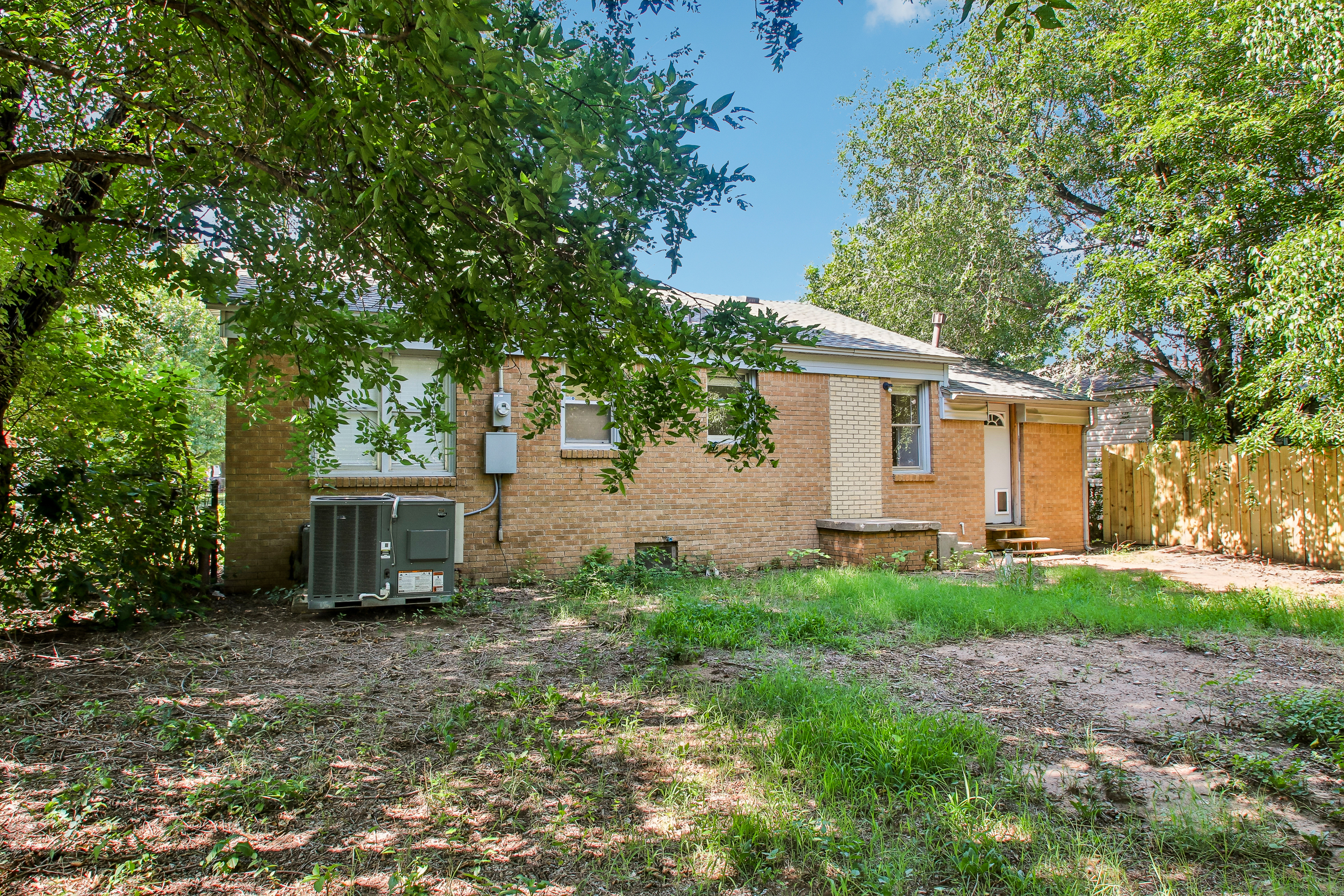 Photo 7 of 24 of 7211 NW 45th St, Bethany, OK