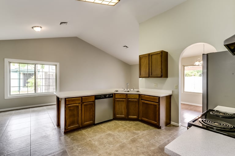 Photo 13 of 32 - 668 E Manor Dr, Chandler, AZ 85225
