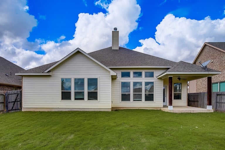 Photo 9 of 37 - 20409 Great Egret Ln, Pflugerville, TX 78660