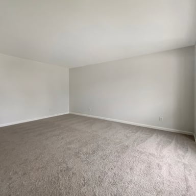 Property photo 2 of 1713 Waters Edge Way