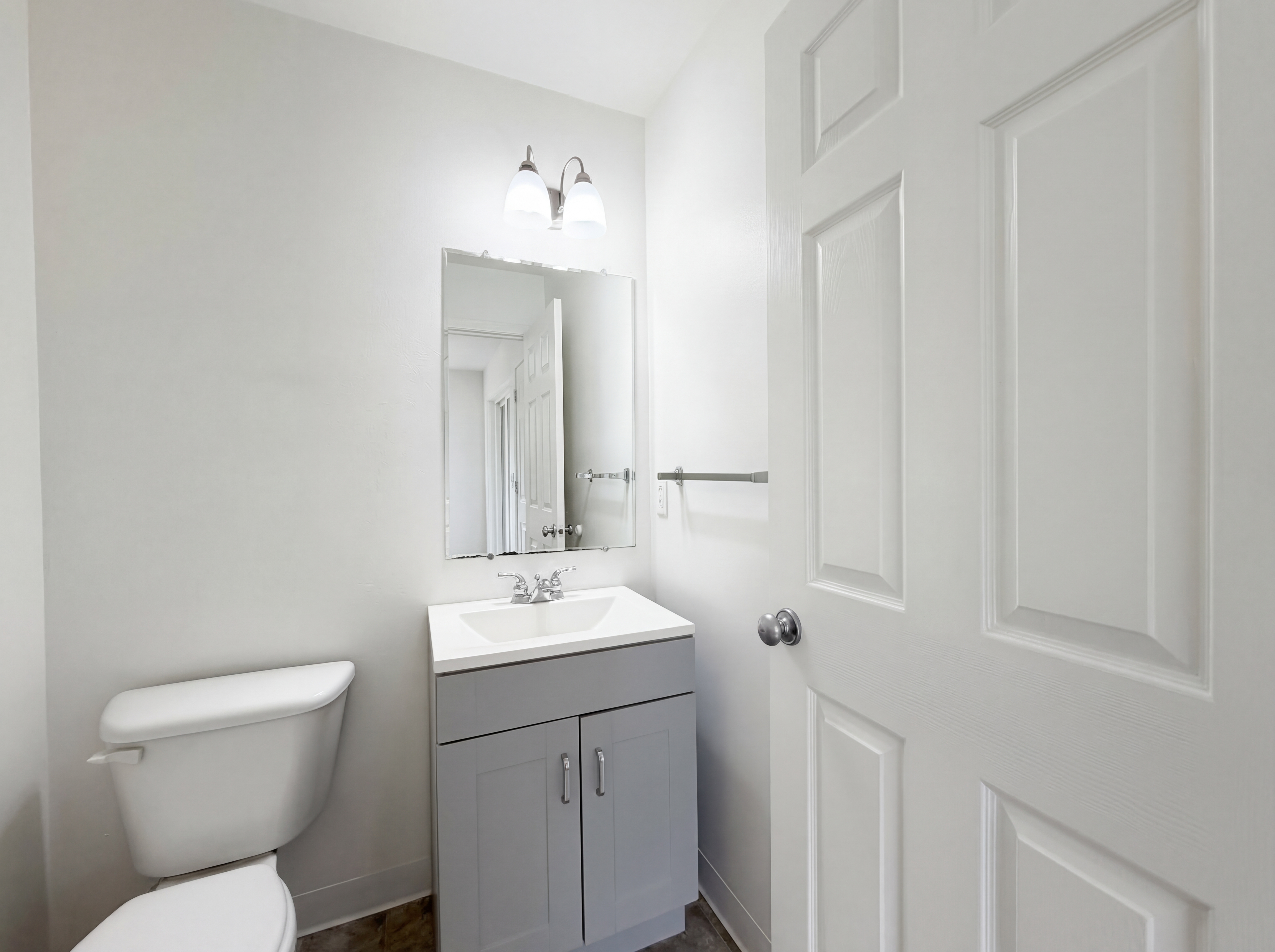 Photo 9 of 22 of 1262 NE Kinney St, Hillsboro, OR