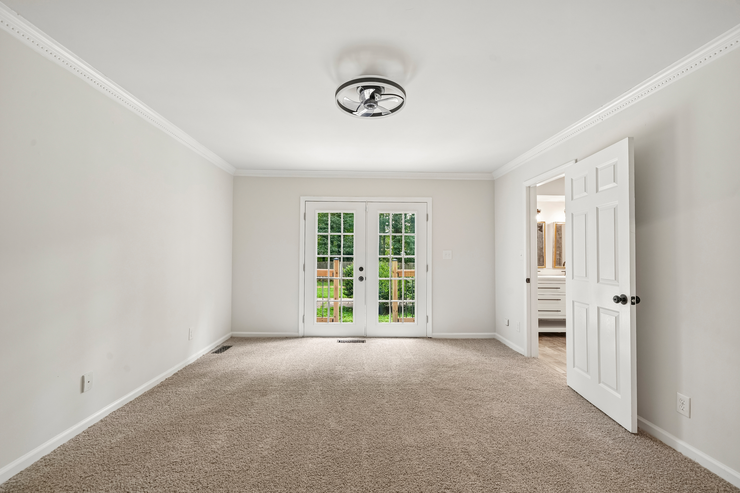 Photo 5 of 47 of 630 Benson Hurst Dr SW, Mableton, GA