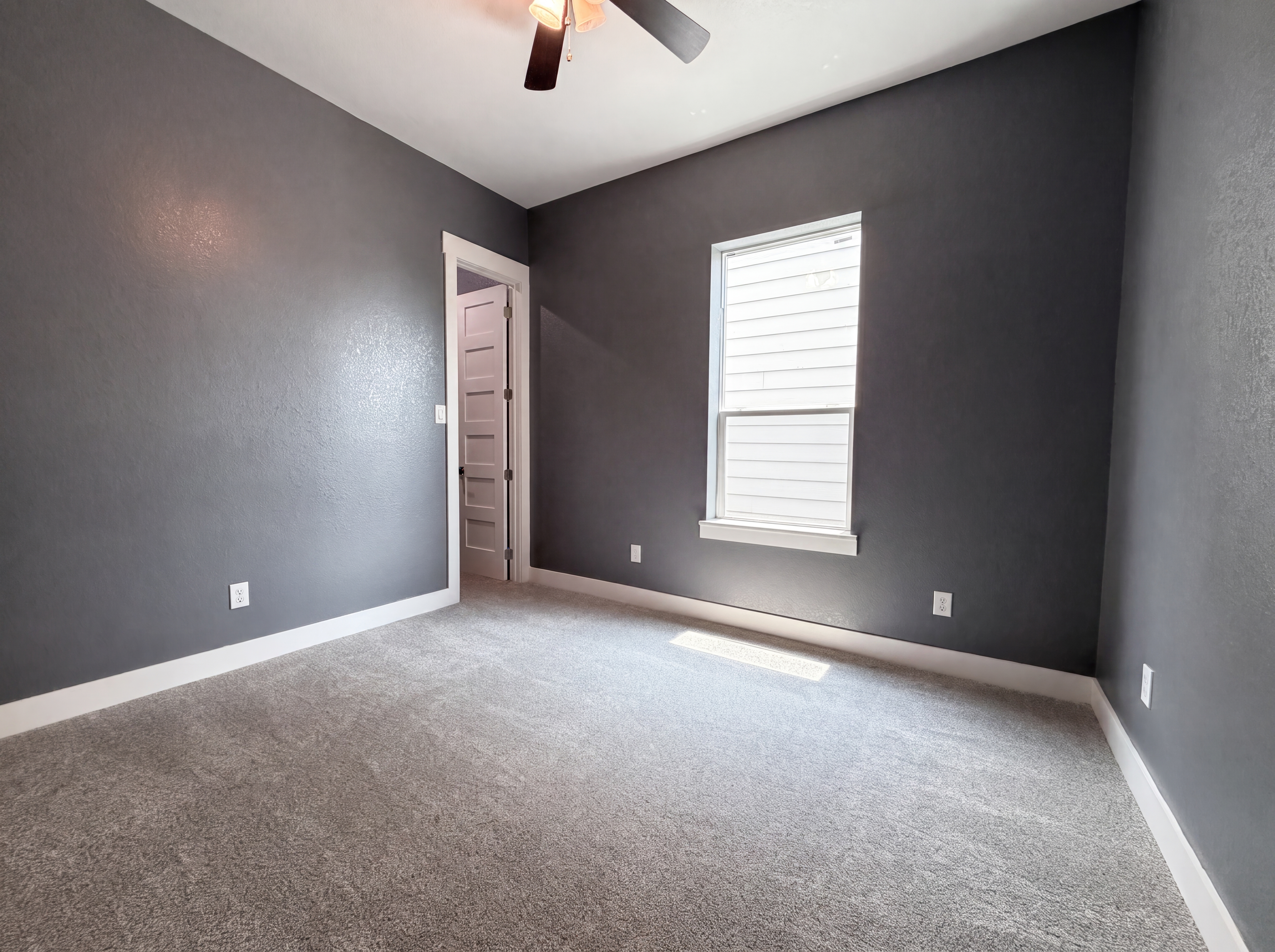 Photo 9 of 19 of 4704 Ward St, Houston, TX