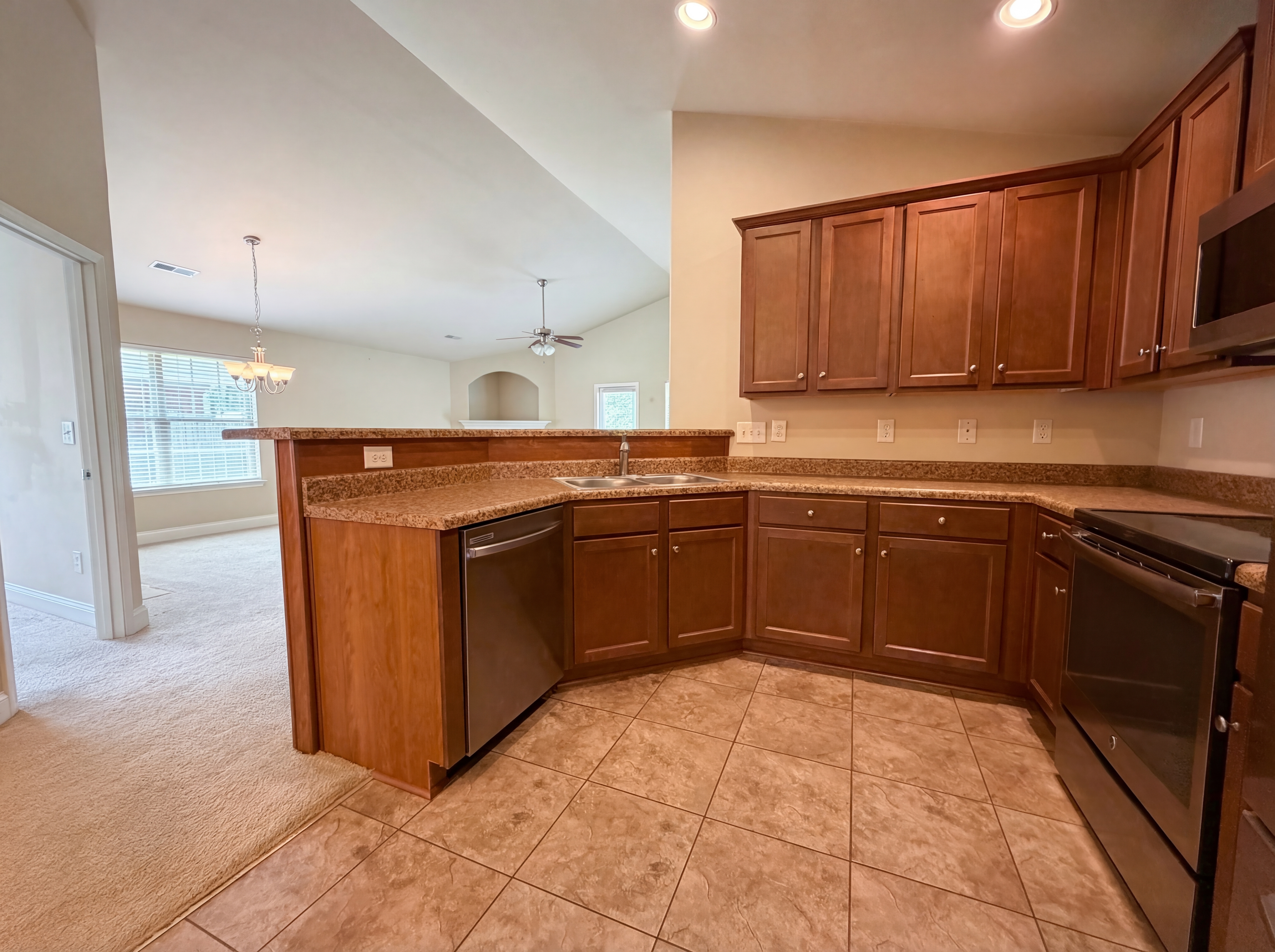 Photo 12 of 17 of 316 Vincent St, Alabaster, AL