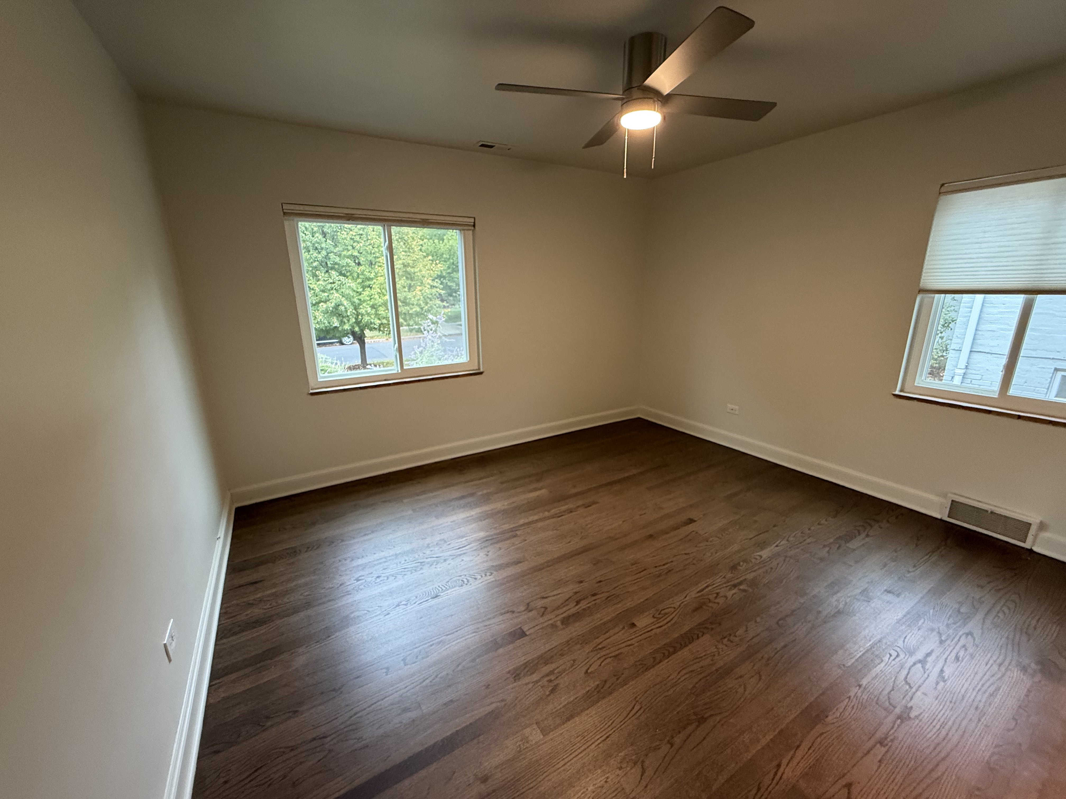 Photo 4 of 18 of 1560 Leyden St, Denver, CO