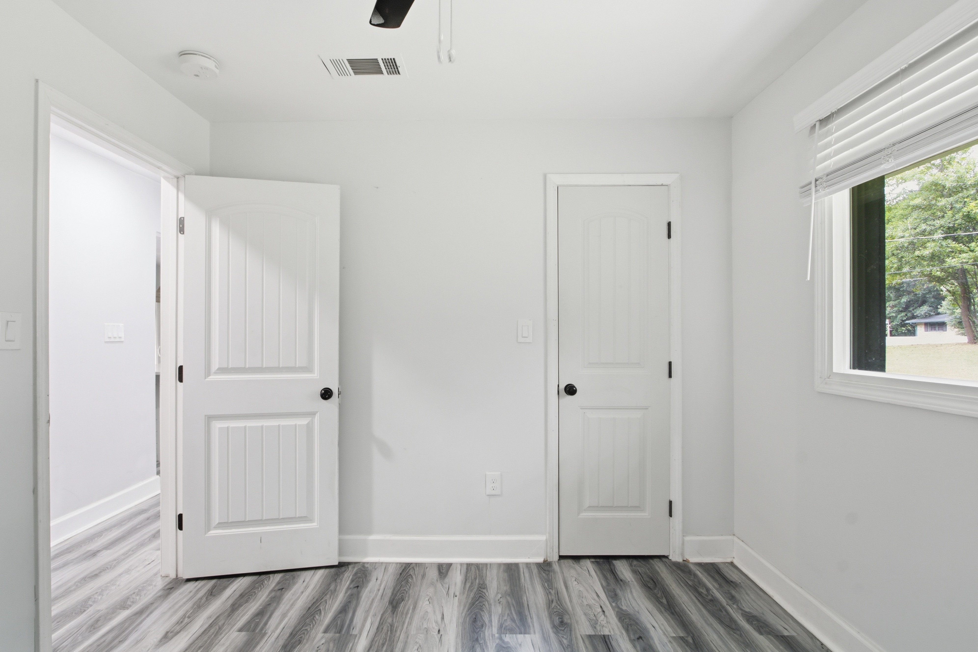 Photo 14 of 29 of 1614 Carolyn Dr, Stone Mountain, GA