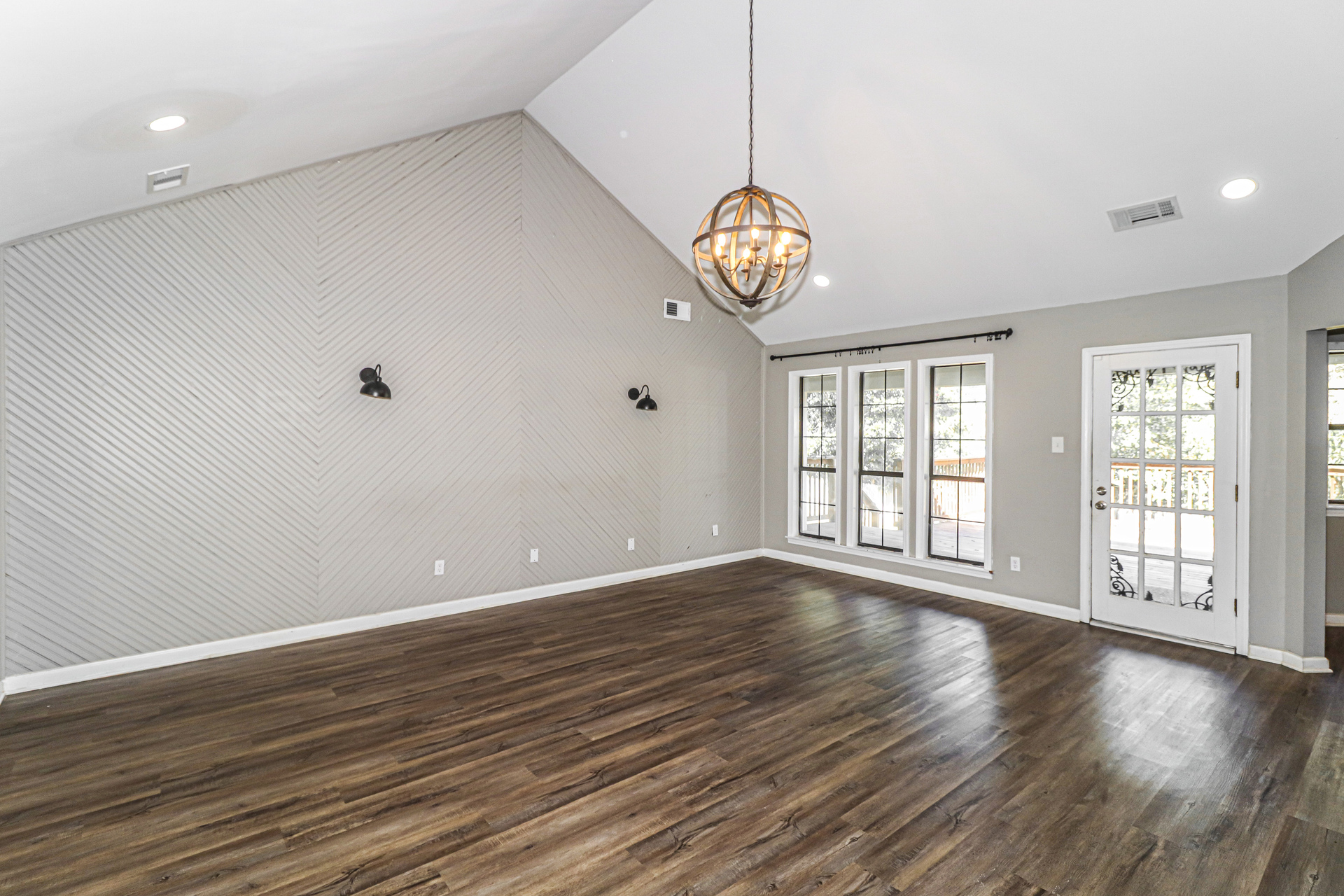 Photo 23 of 41 of 3530 Josee Ln, Bartlett, TN