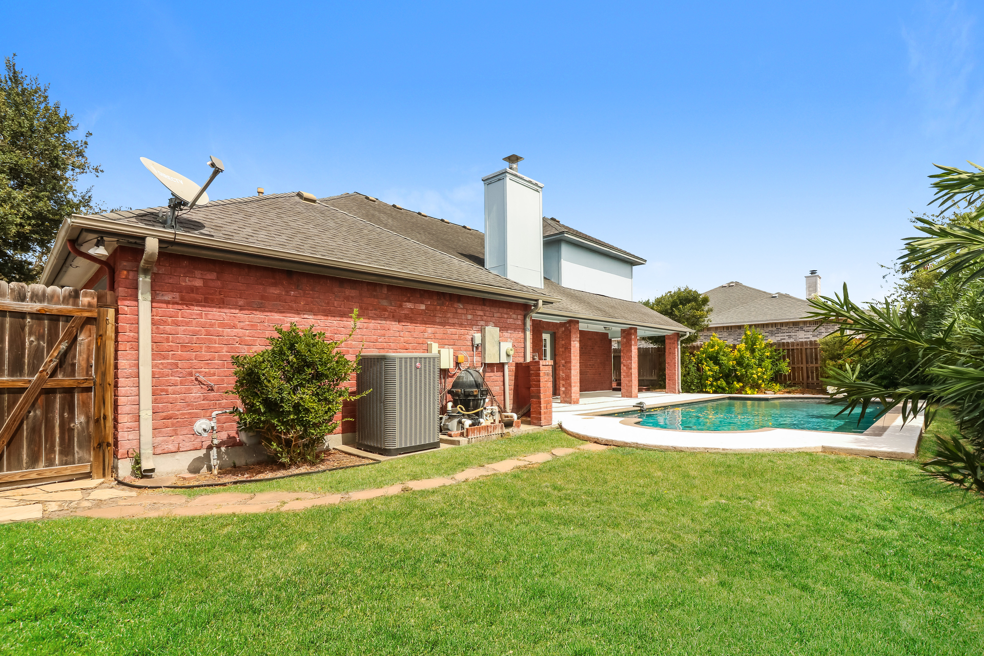 Photo 5 of 53 of 14925 Beal Dr, Corpus Christi, TX