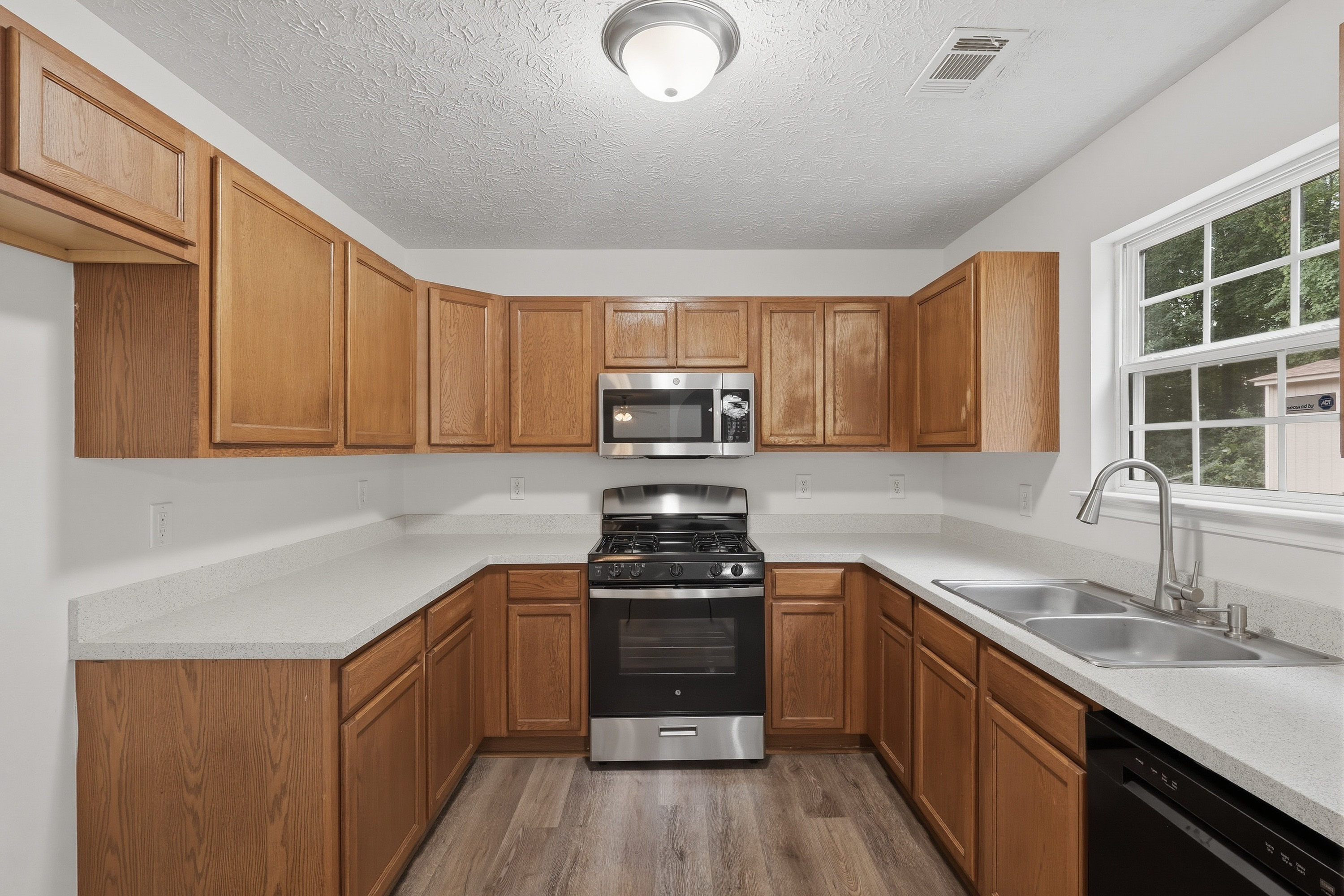 Photo 2 of 41 of 2213 Pine View Trl, Ellenwood, GA