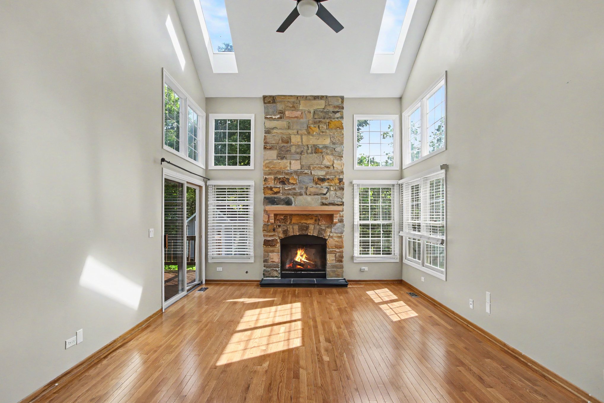 Photo 29 of 41 of 865 Warwick Ln, Lake Zurich, IL
