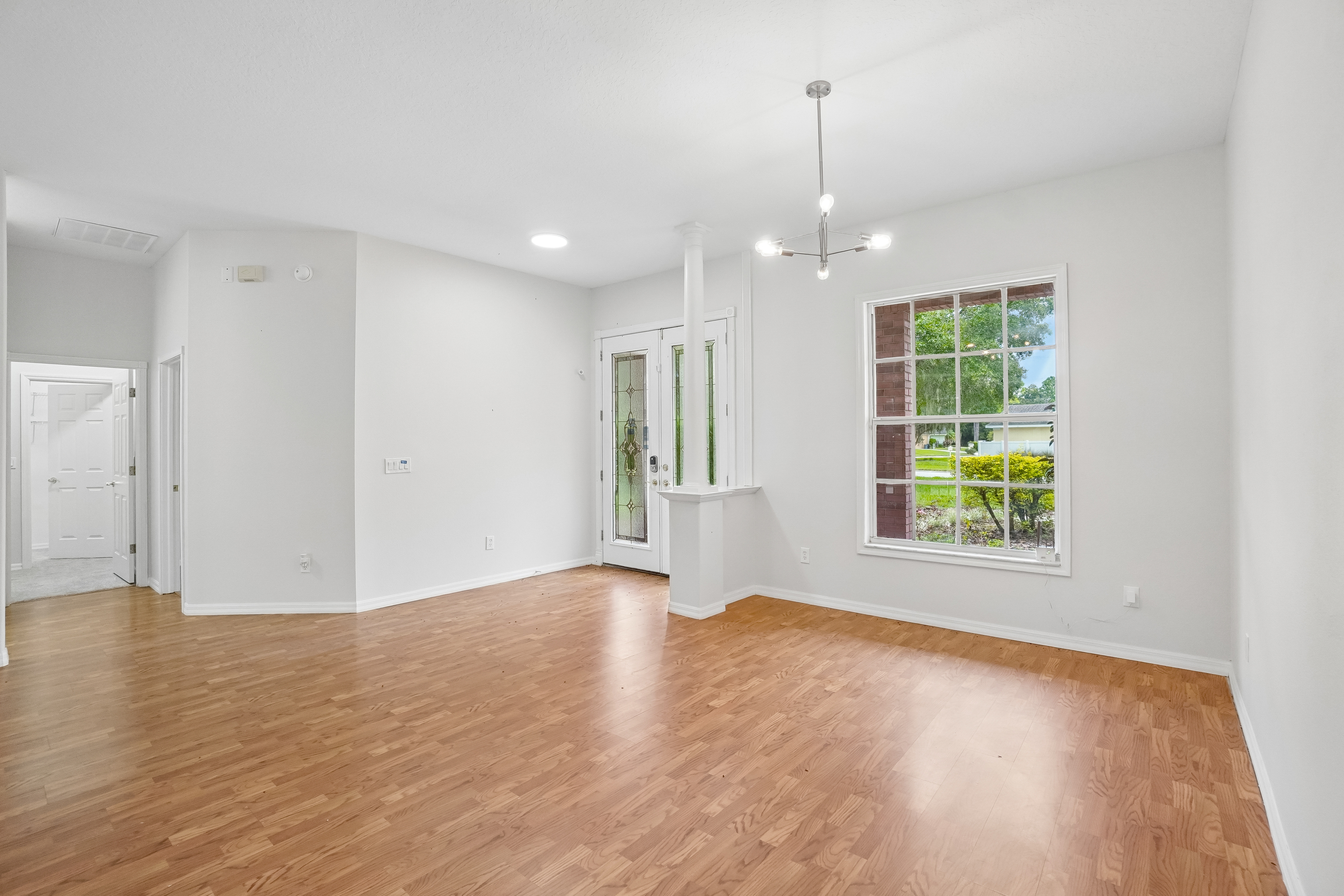 Photo 9 of 35 of 17718 Crystal Cove Pl, Lutz, FL
