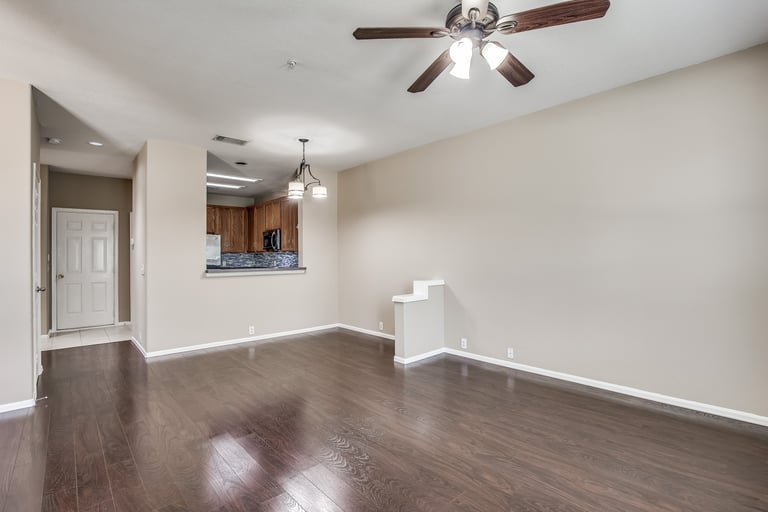 Photo 9 of 29 - 184 Leonard St, Lewisville, TX 75057