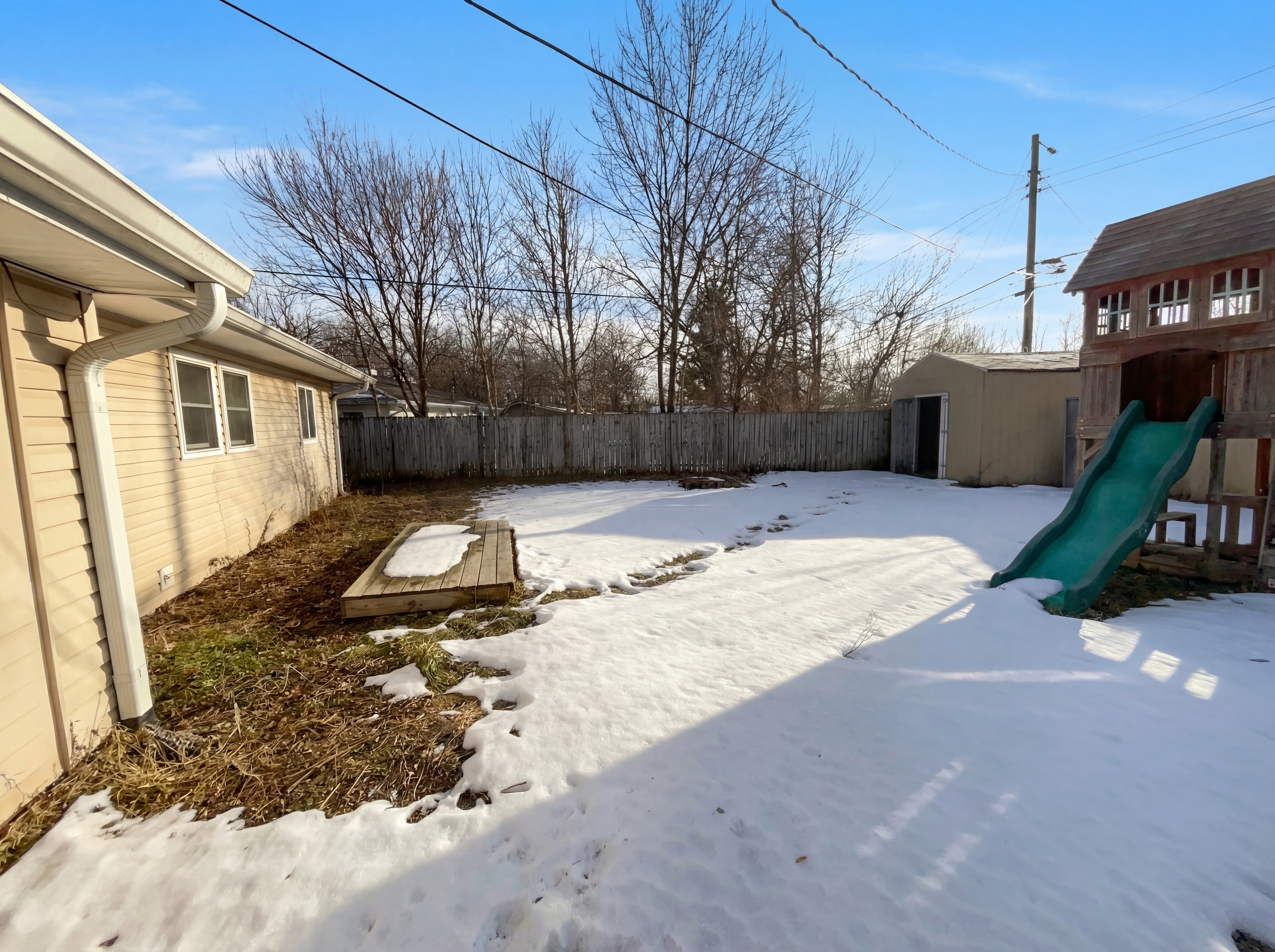Photo 14 of 16 of 217 Crestwood Dr, Whiteland, IN